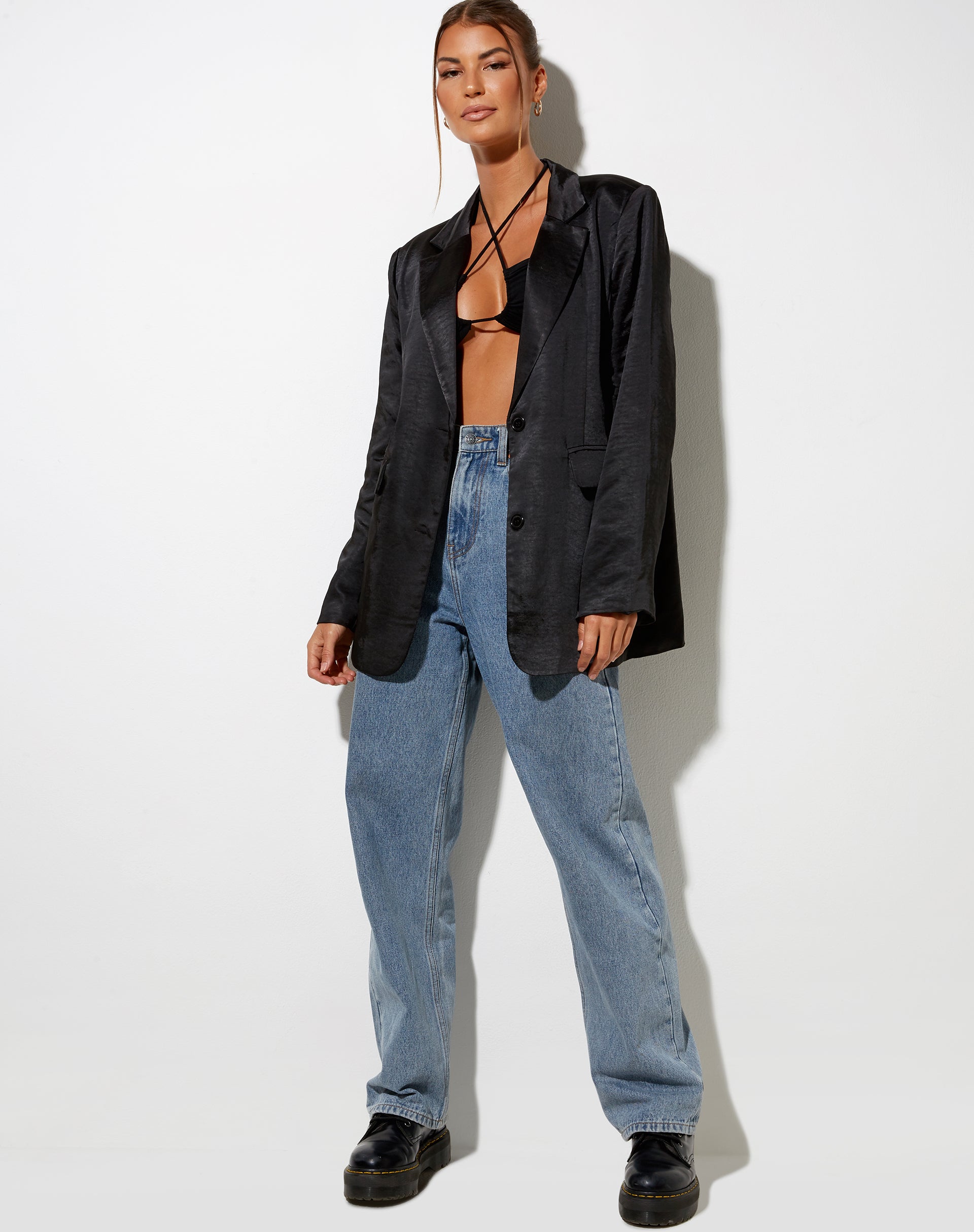 Immagine di Maiwa Blazer in nero satinato