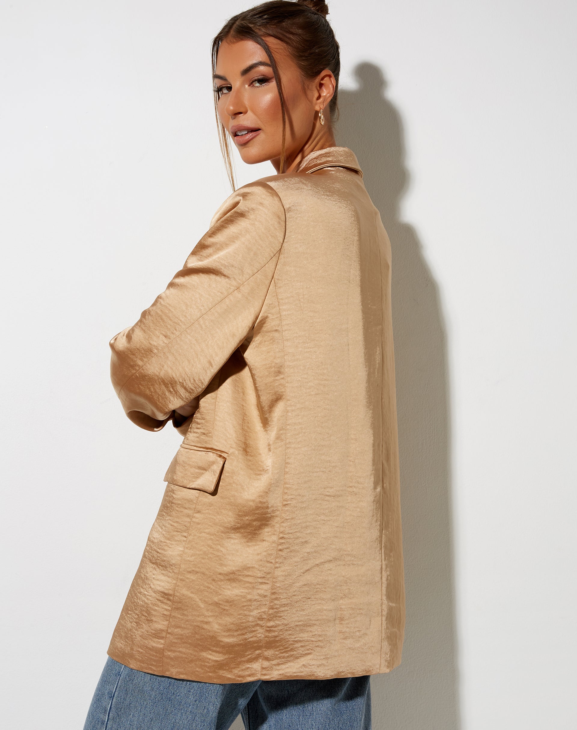 Immagine di Maiwa Blazer in Satin Golden Sand