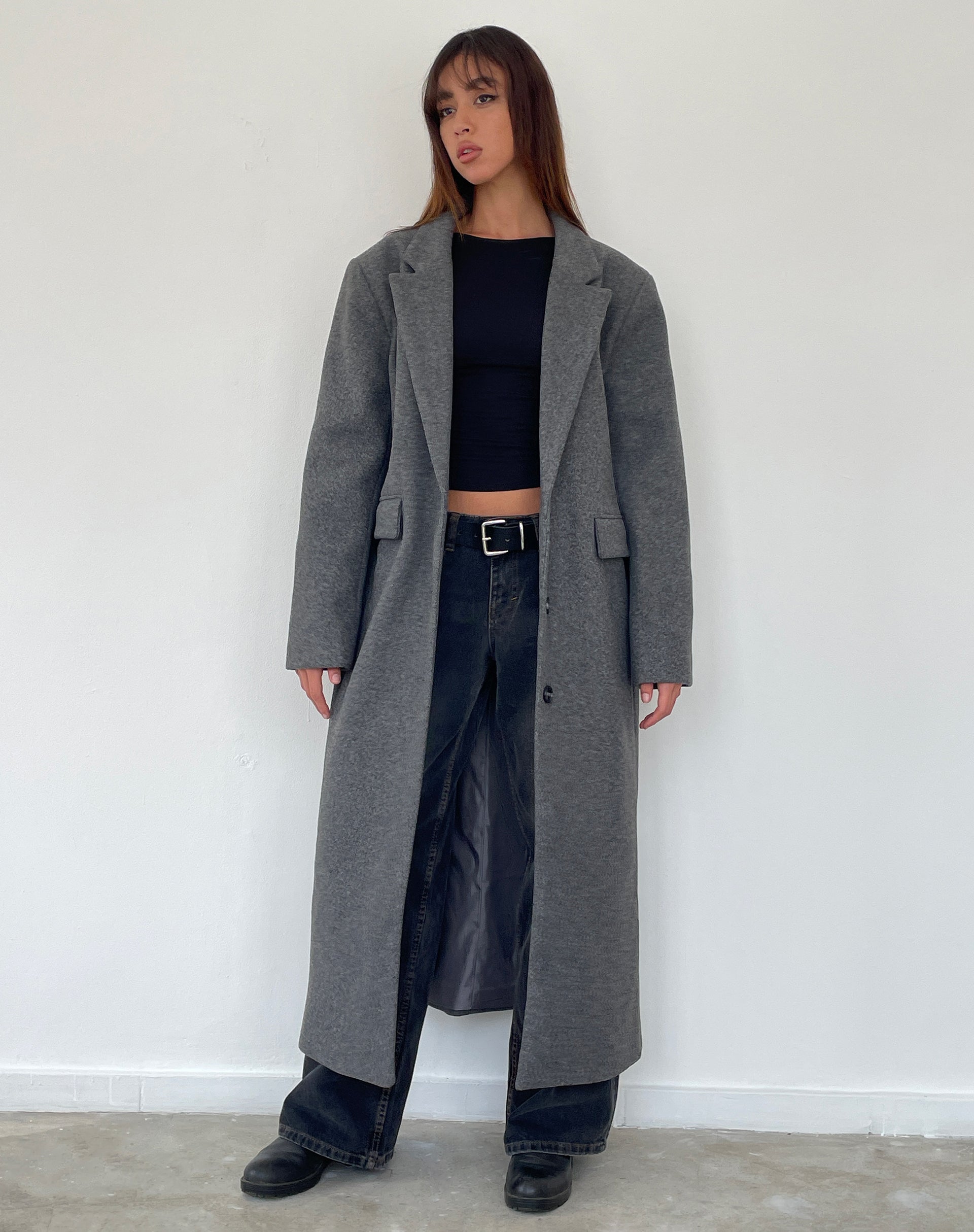 Immagine del cappotto di lana Malati Longline in Charcoal