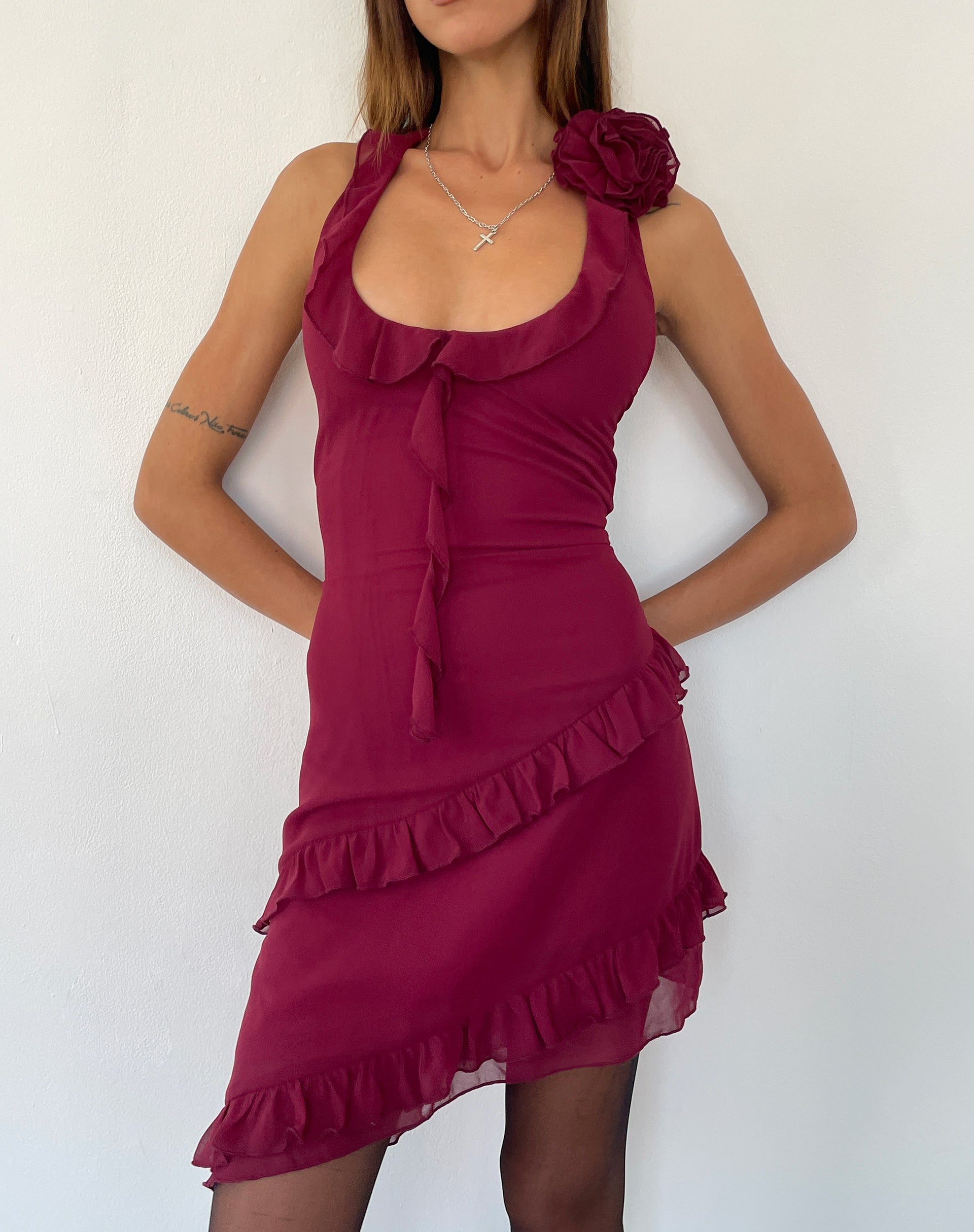 Immagine di Margaret Mini abito con volant in chiffon color prugna con rosetta
