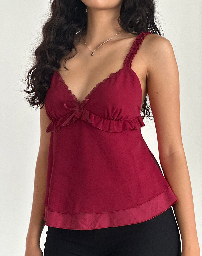 Melinda Frill Cami Top in chiffon rosso intenso