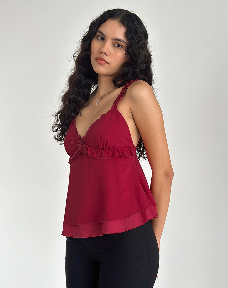 Melinda Frill Cami Top in chiffon rosso intenso