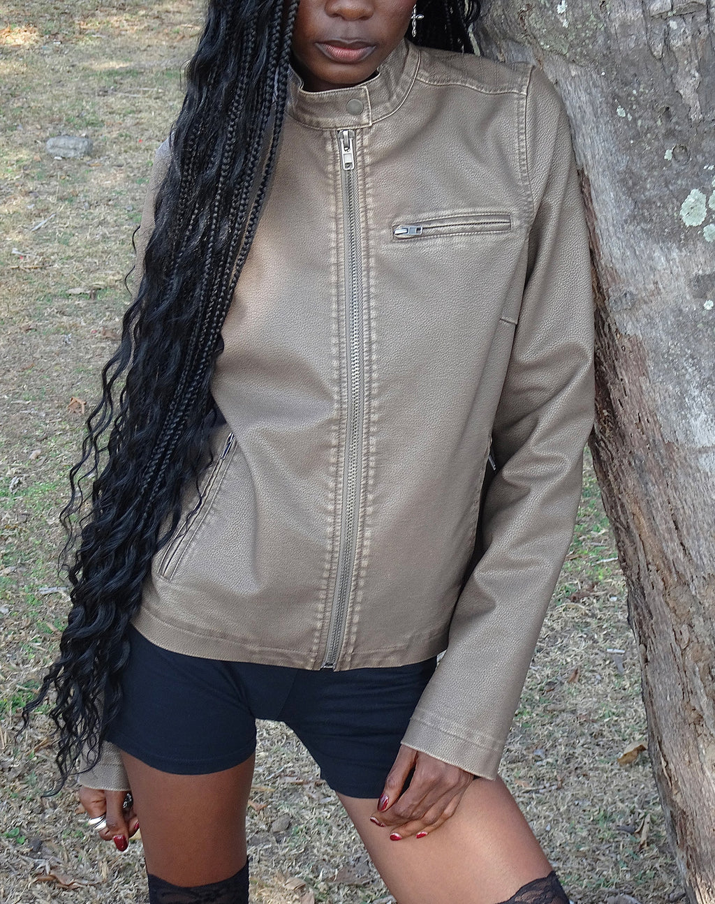 Giacca biker Mildred in PU Olive, con segni di usura