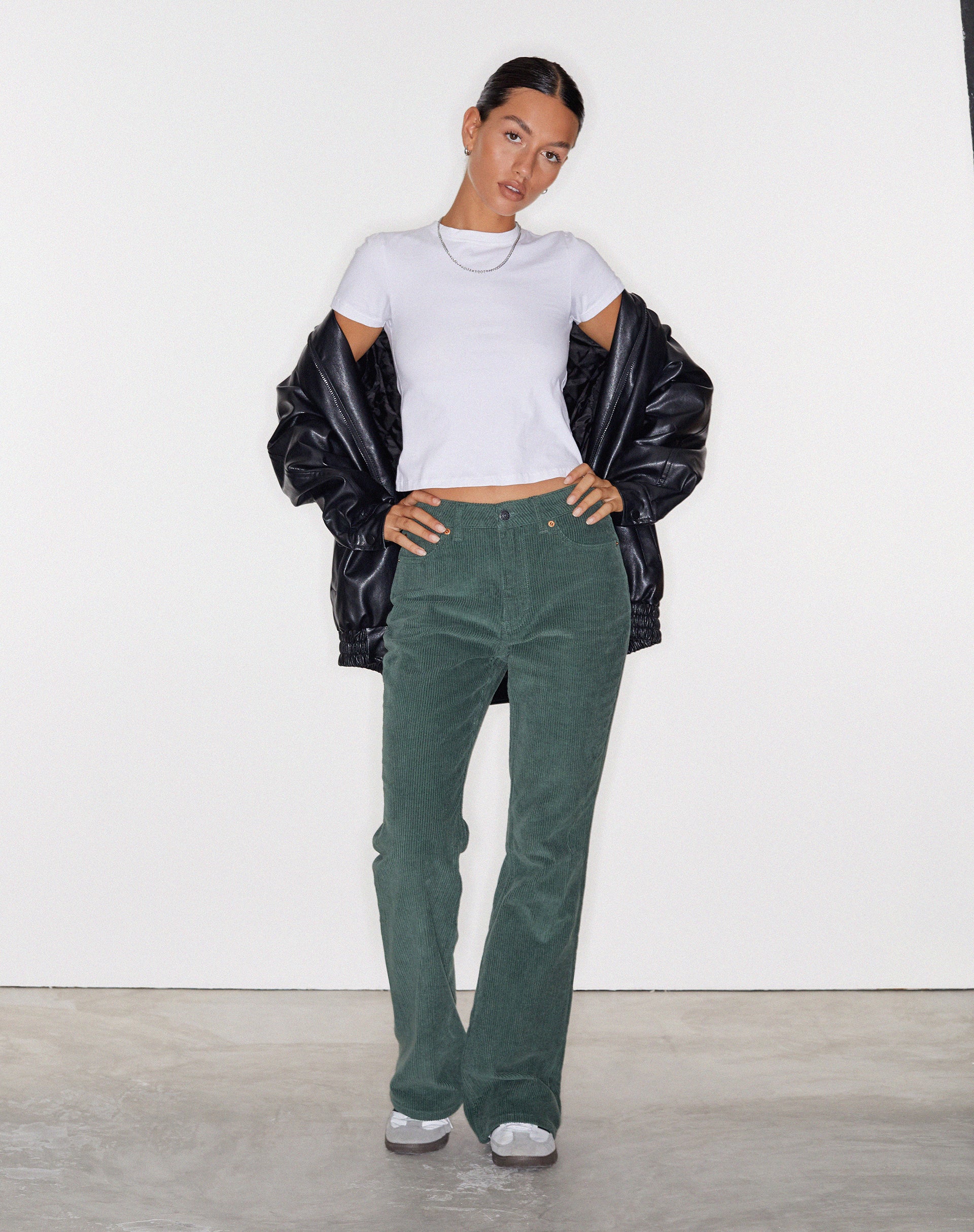 Immagine di MOTEL X OLIVIA NEILL Jeans Bootleg in verde corda