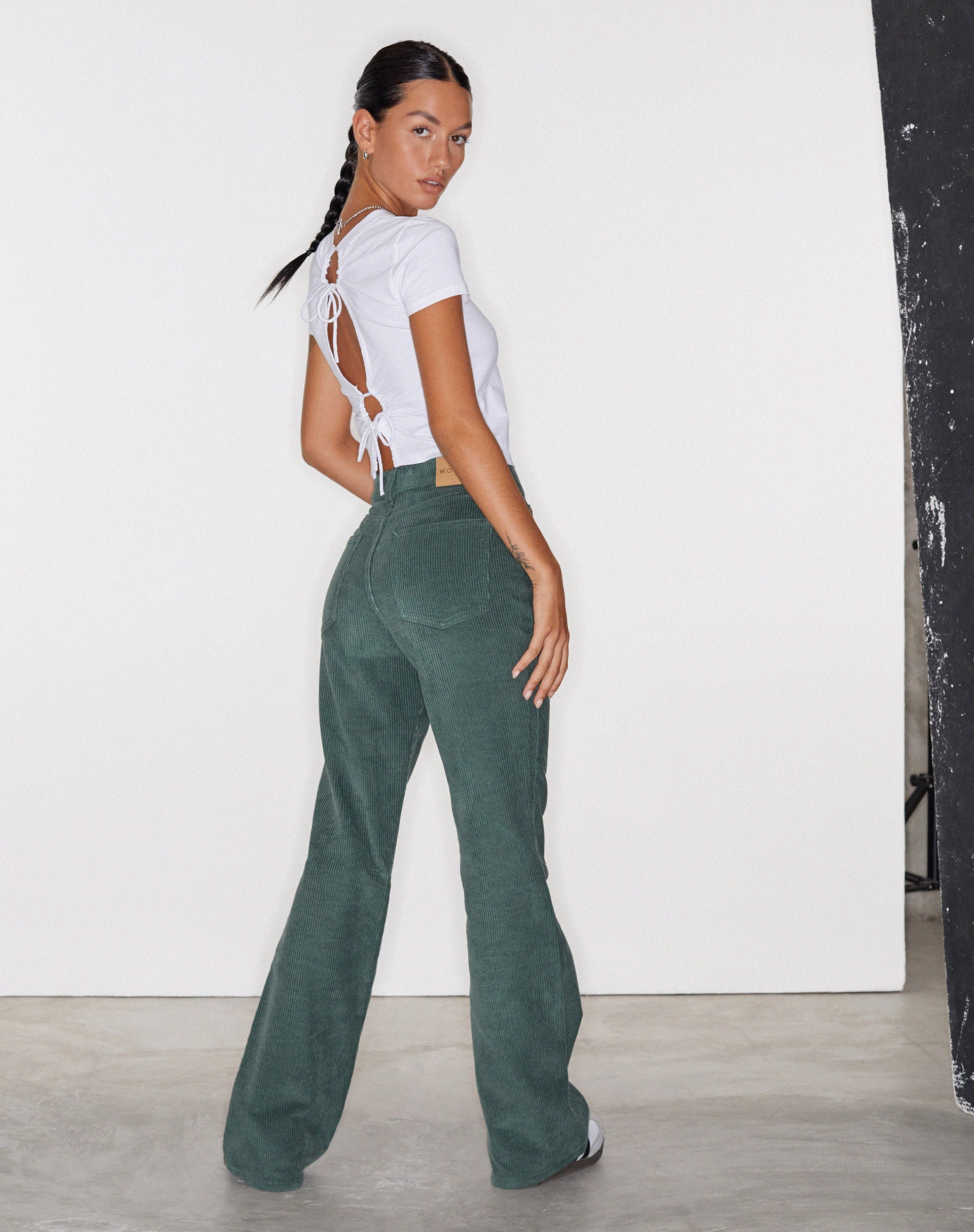Immagine di MOTEL X OLIVIA NEILL Jeans Bootleg in verde corda