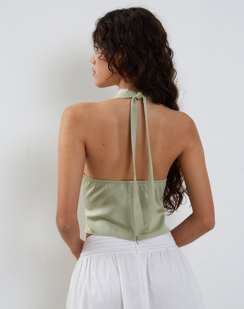 Mutsuki - Top con scollo a mezzaluna in raso color menta
