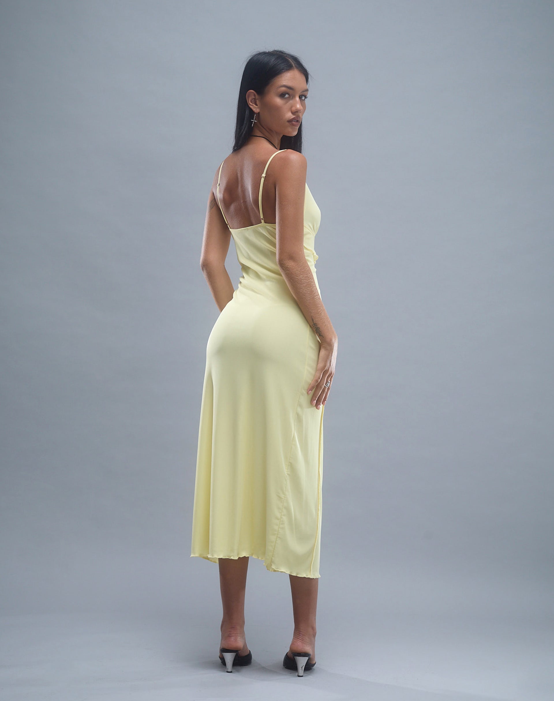 Immagine di Jacy Ruffle Midi Dress in Mesh Lemon