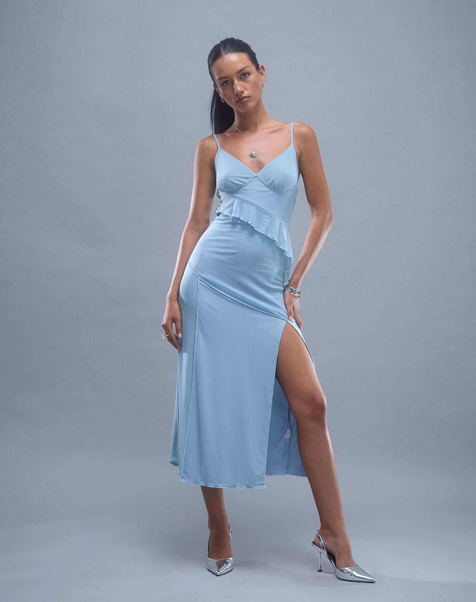 Immagine di Jacy Ruffle Midi Dress in maglia blu