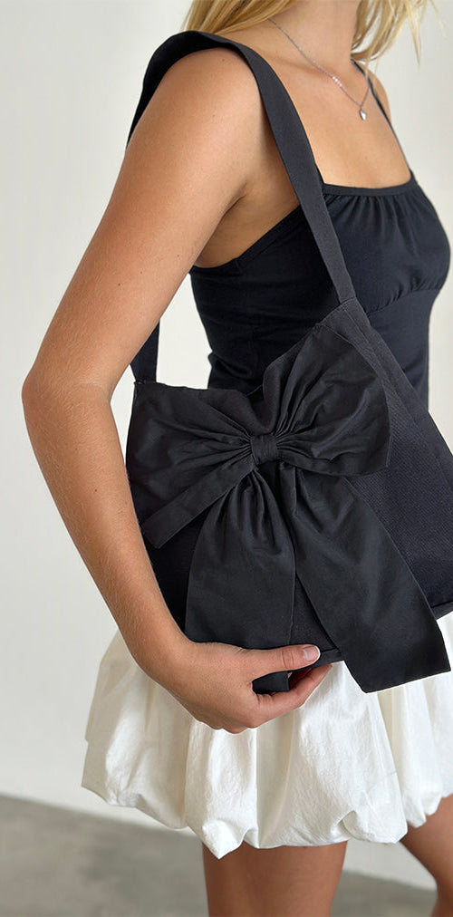 Immagine della borsa Nagi in nero con fiocco nero
