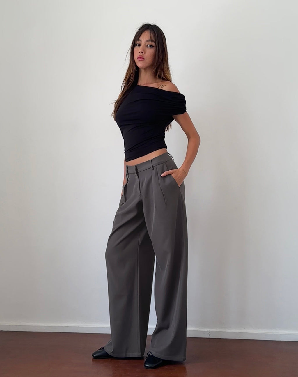 Nailaka - Pantaloni sartoriali a gamba larga a vita bassa - color carbone scuro
