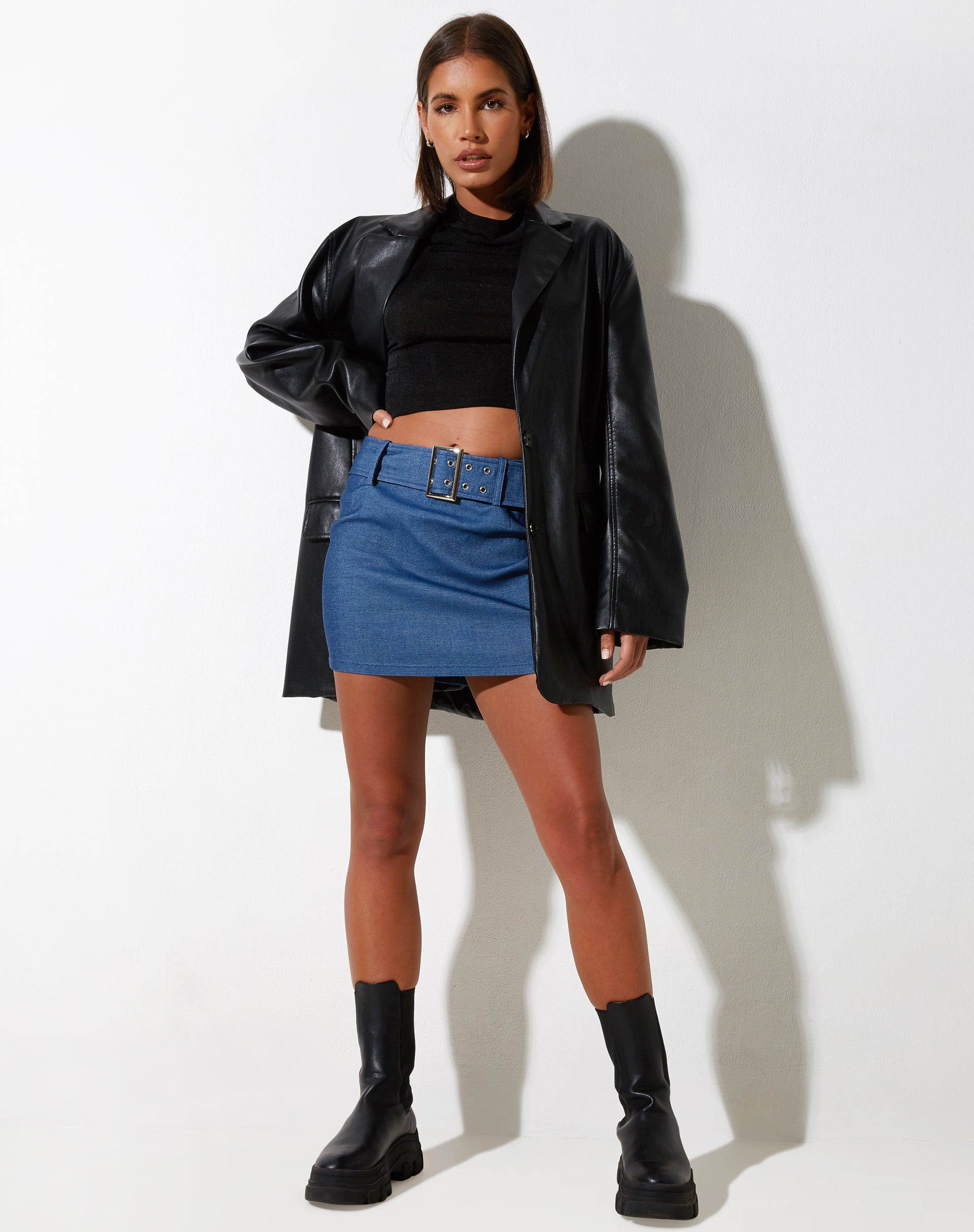 immagine della minigonna Naka in denim sartoriale