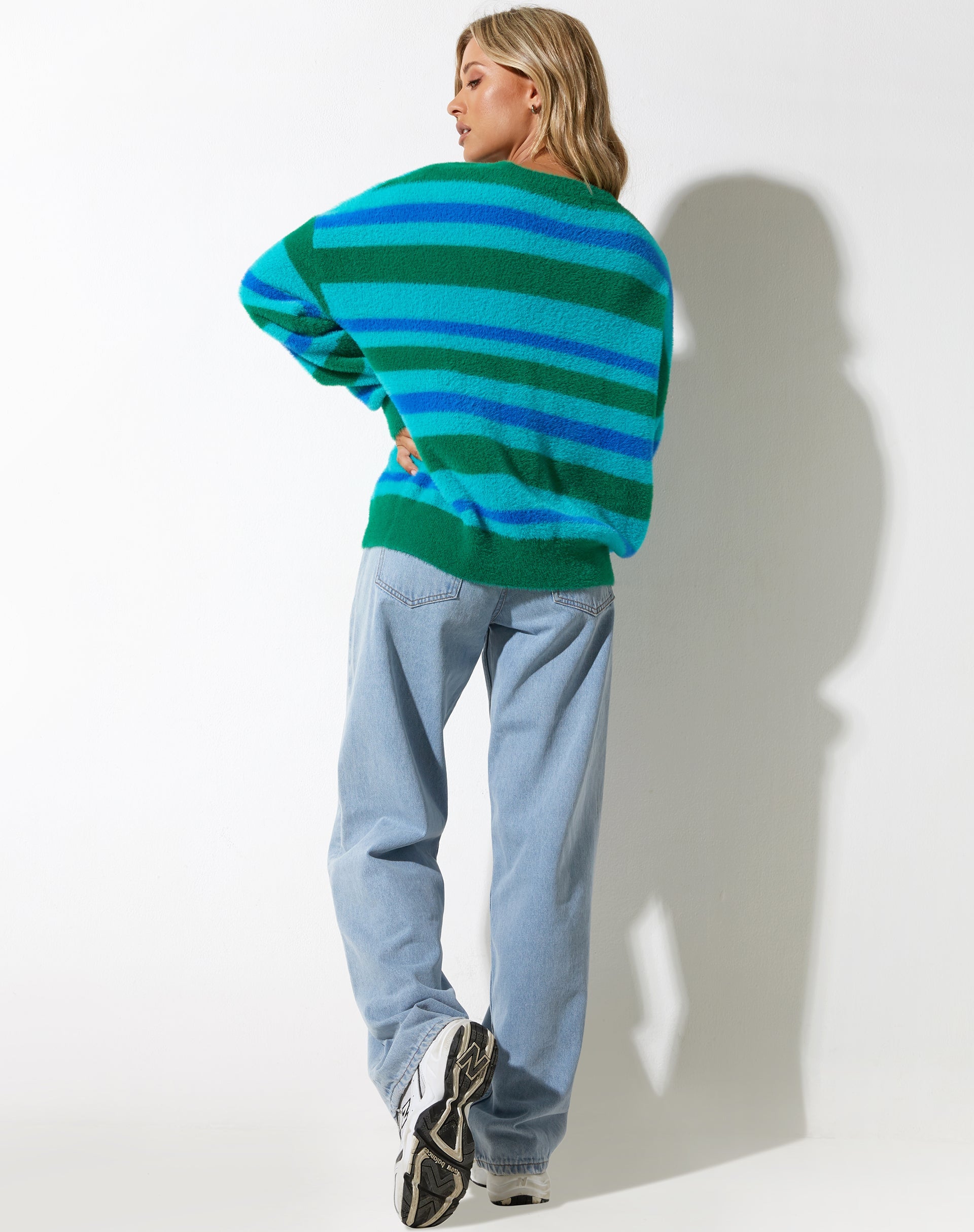 immagine di Namari Jumper in Filato Fluffy Turchese