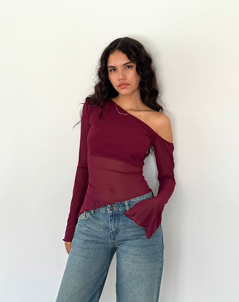 Top asimmetrico a maniche lunghe Narcissa in marrone