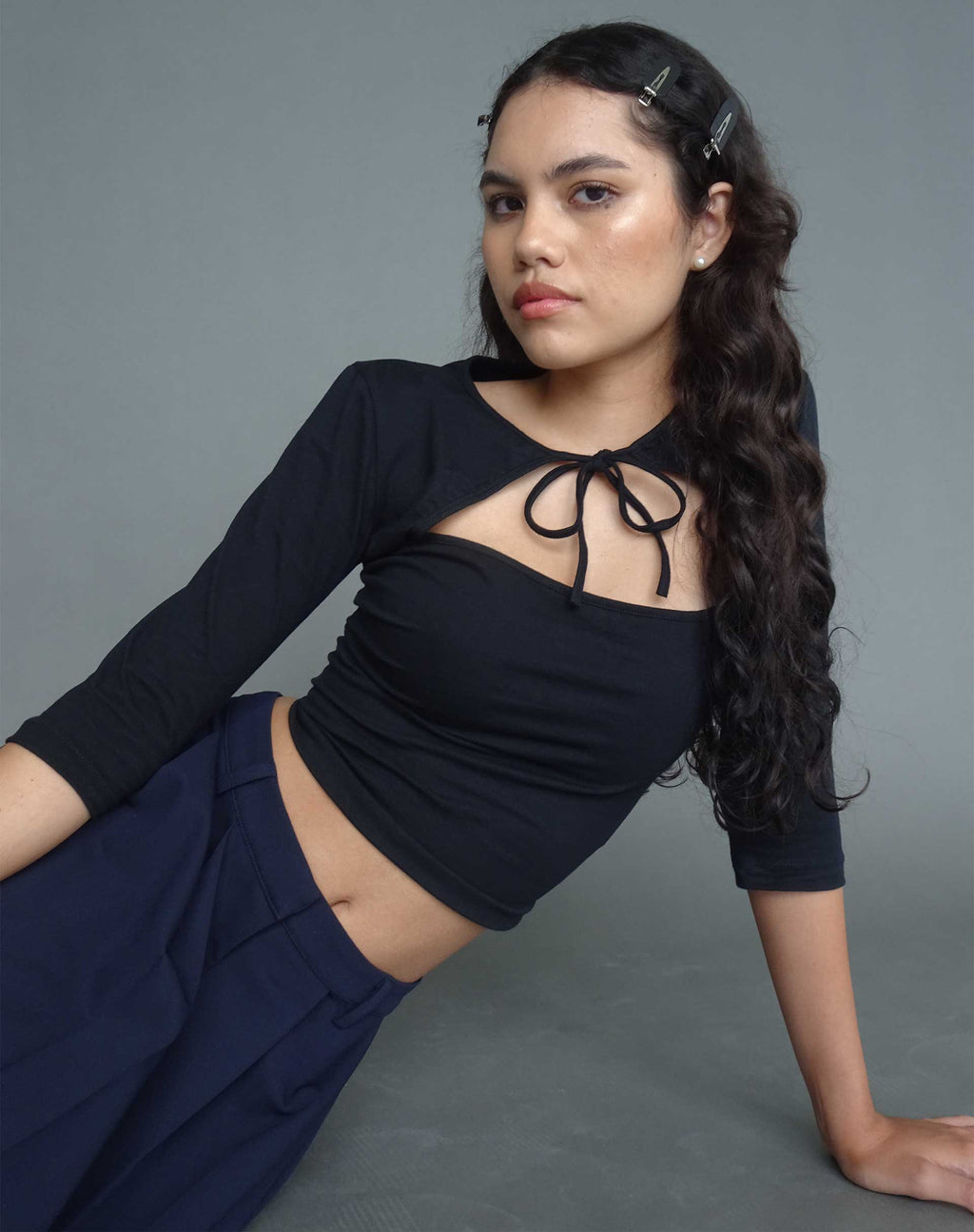Top Neha in nero