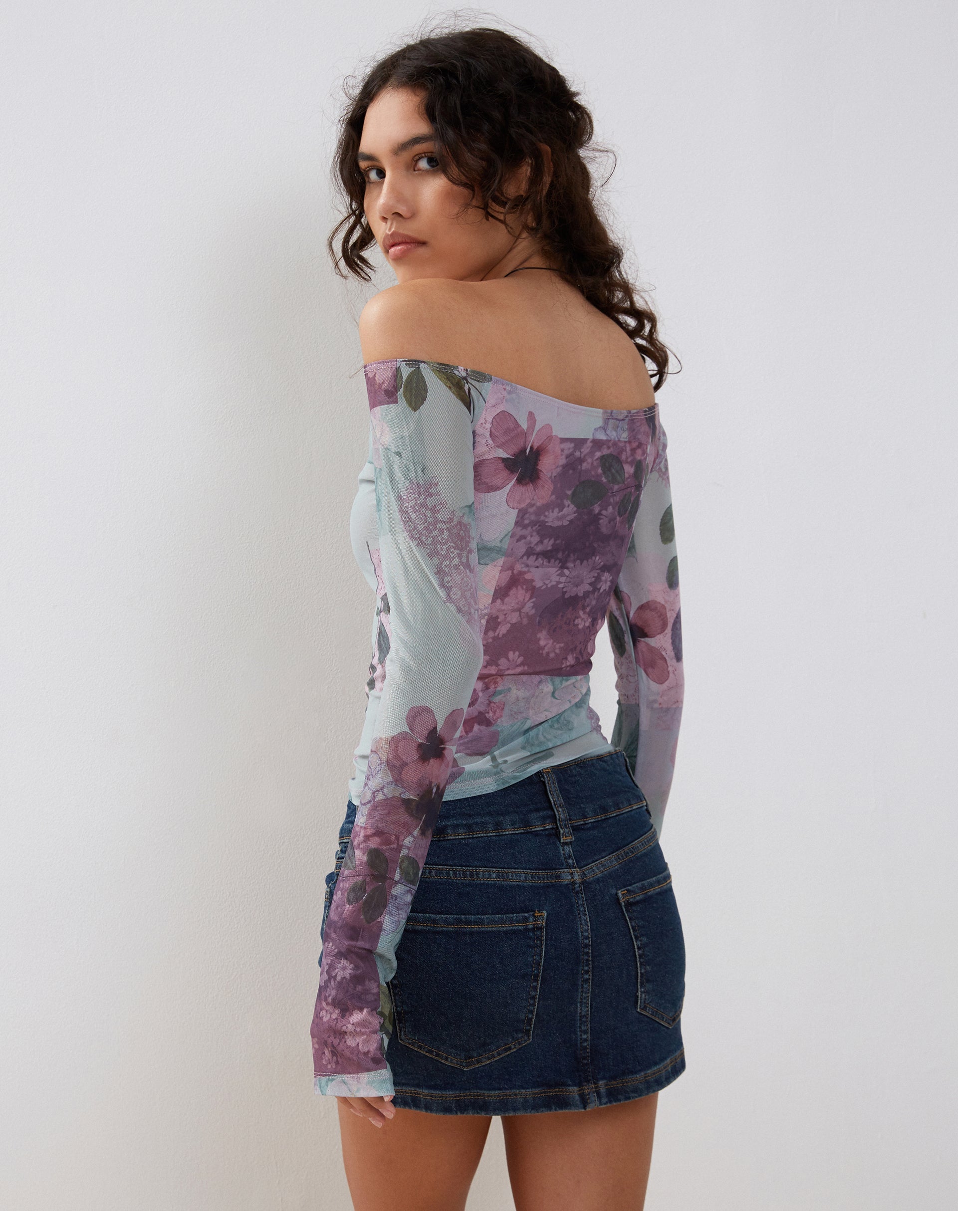 Immagine di Neira Top Bardot a manica lunga in maglia astratta Scrapbook
