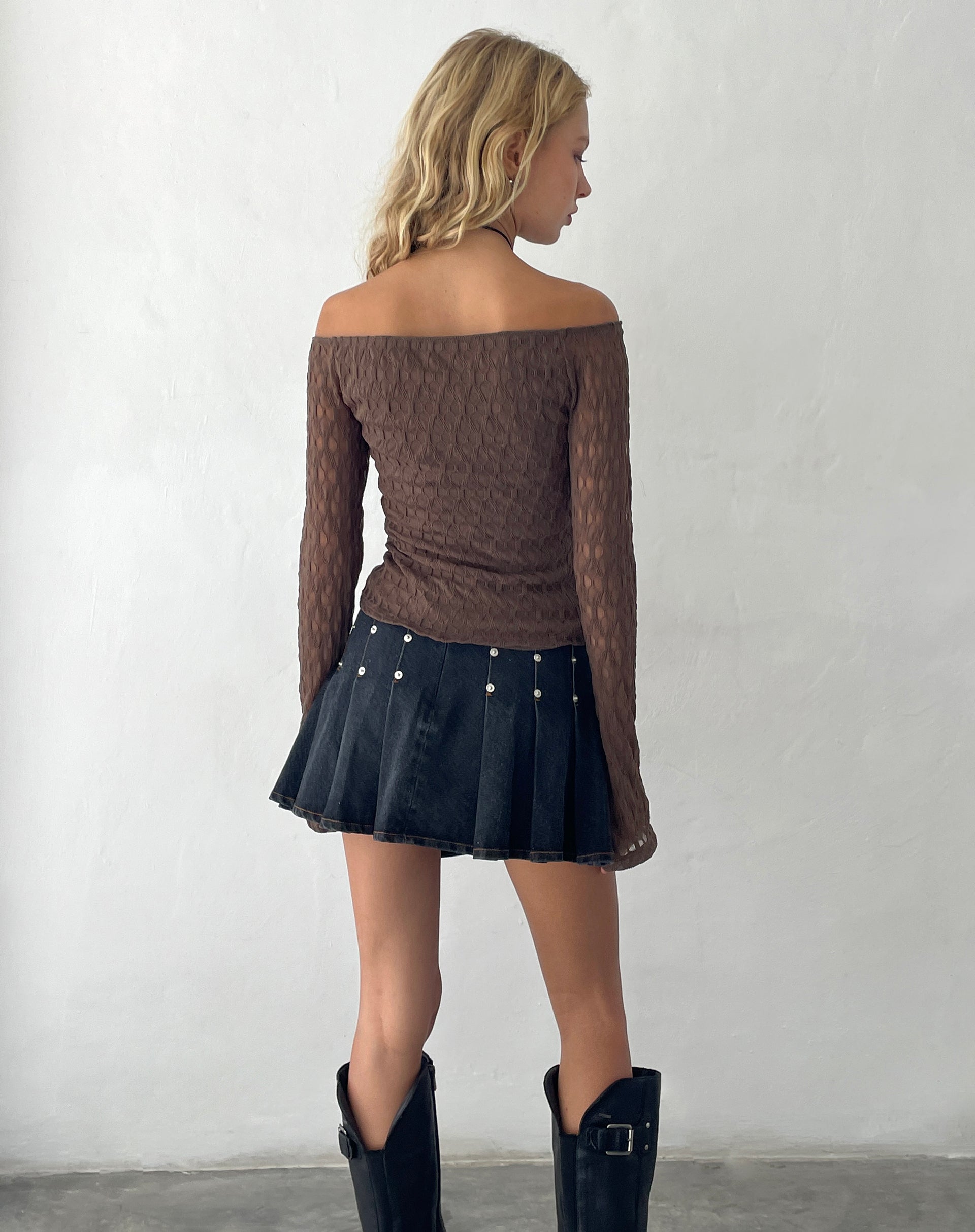 Immagine di Neira Top Bardot a maniche lunghe in maglia strutturata Mocha