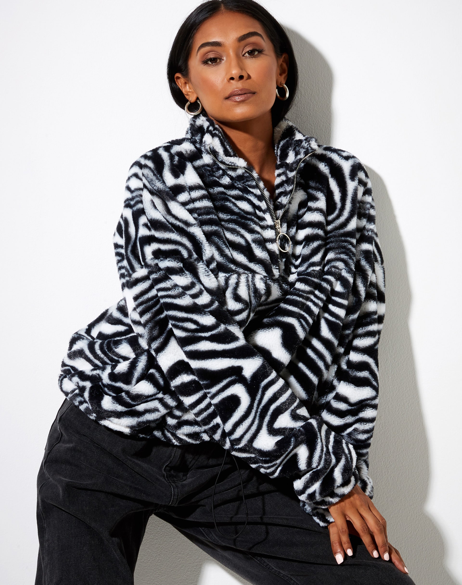 Immagine di Nero Ring Pull Jacket in Zebra Bianco e Nero