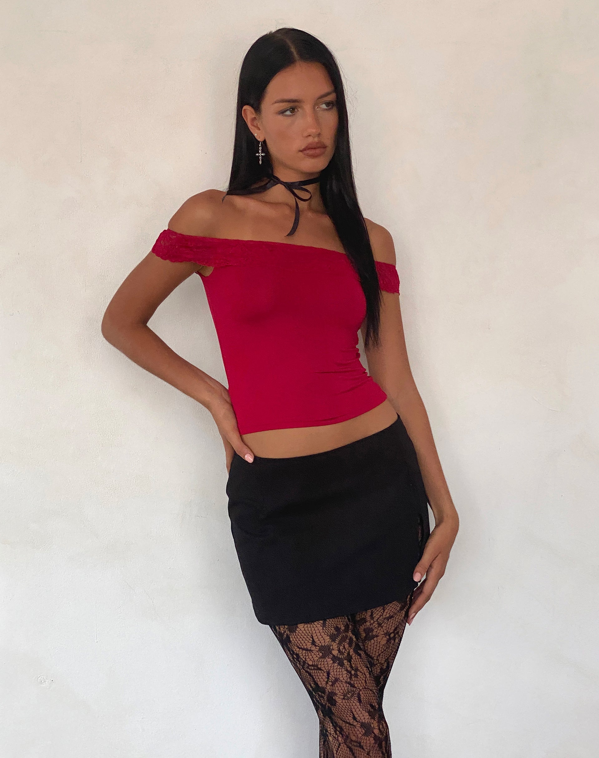 Immagine di Nesel - Top Bardot in pizzo rosso