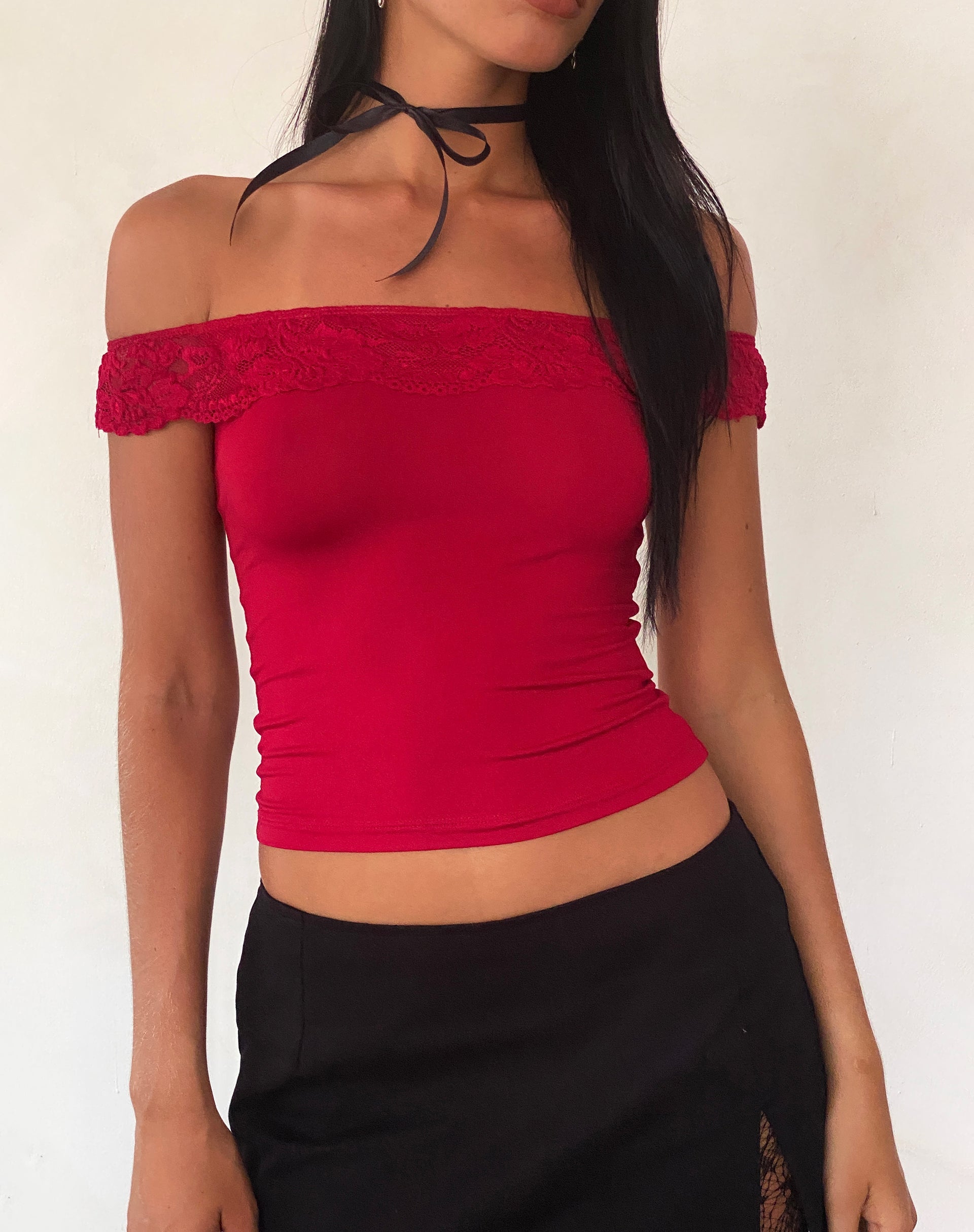 Immagine di Nesel - Top Bardot in pizzo rosso