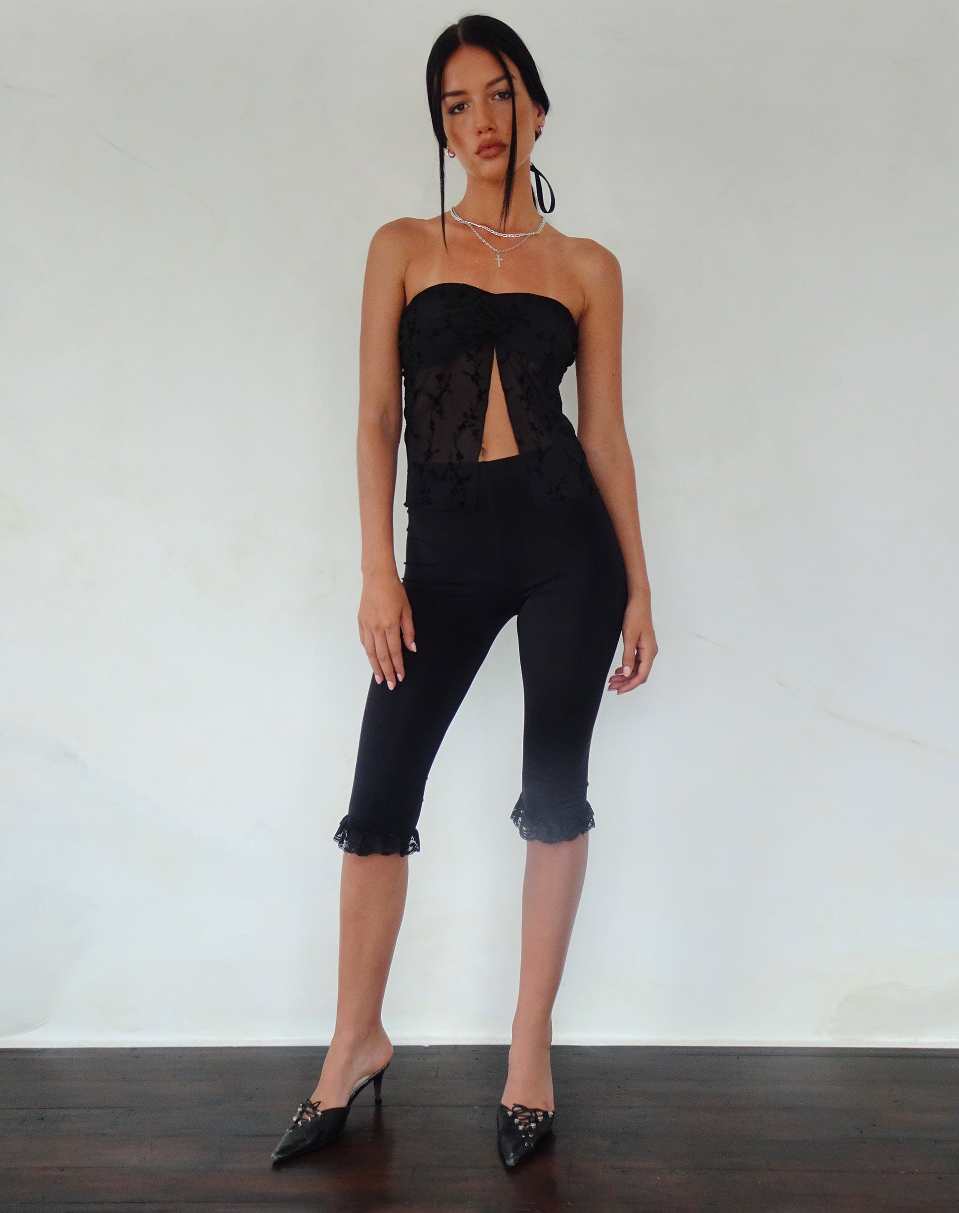 Immagine di Nicola Butterfly Top in Vine Flower Nero