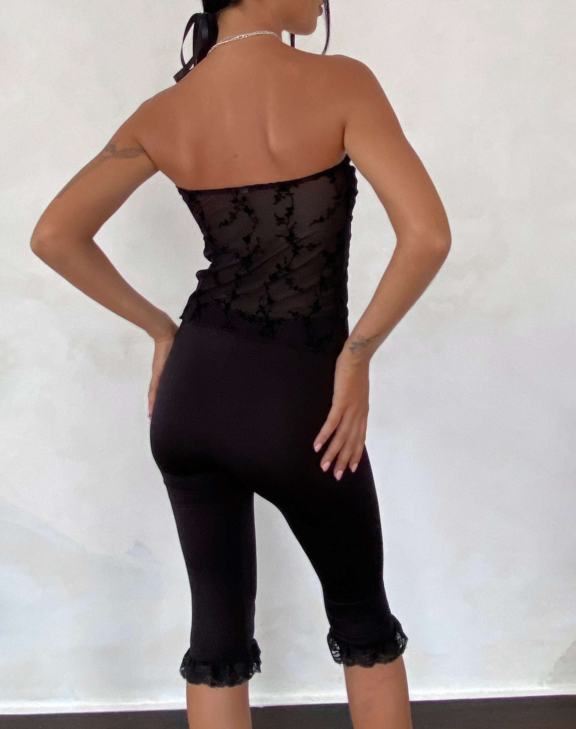 Immagine di Nicola Butterfly Top in Vine Flower Nero