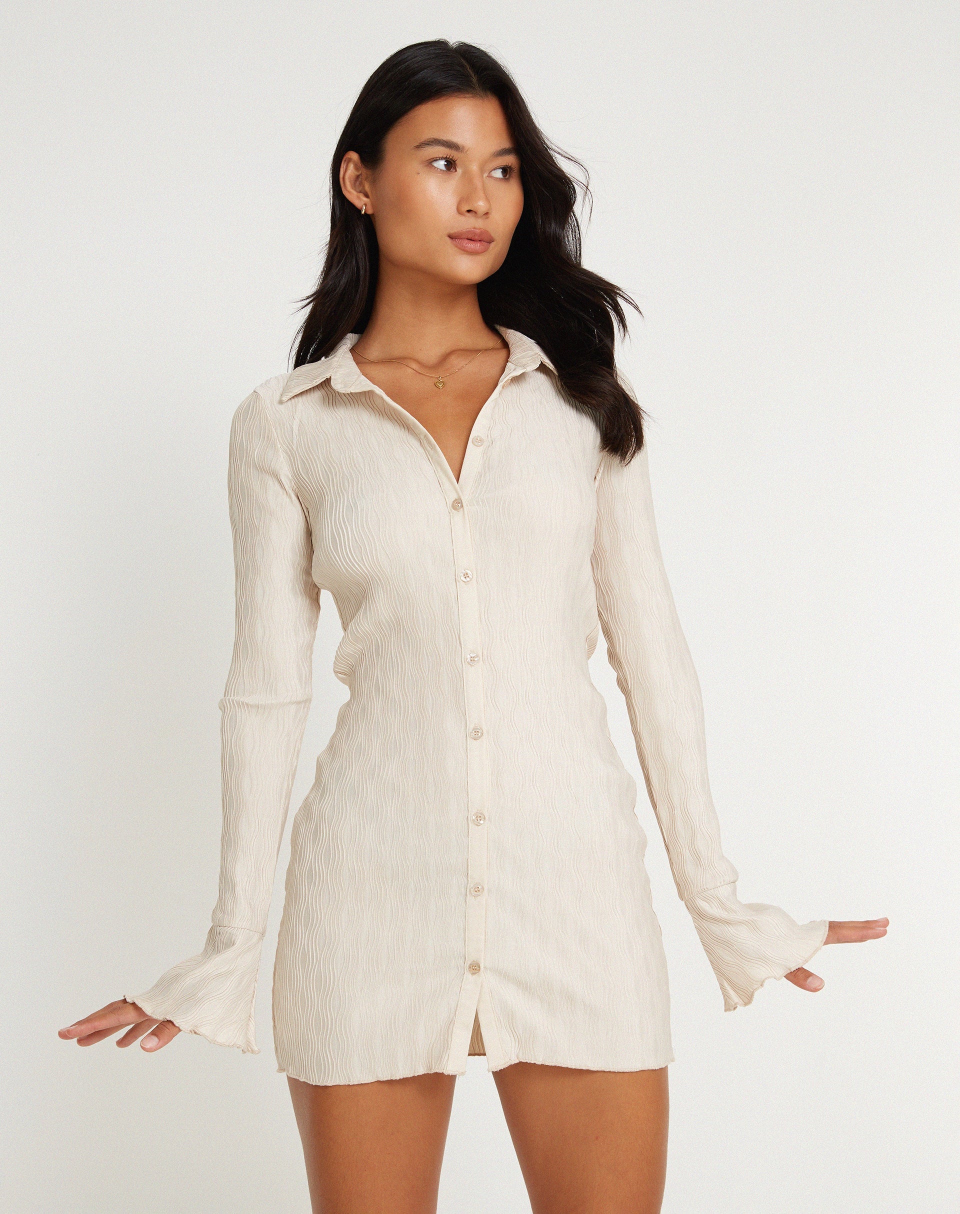 immagine di Nitara Button Up Mini Dress in Crinkle Beige