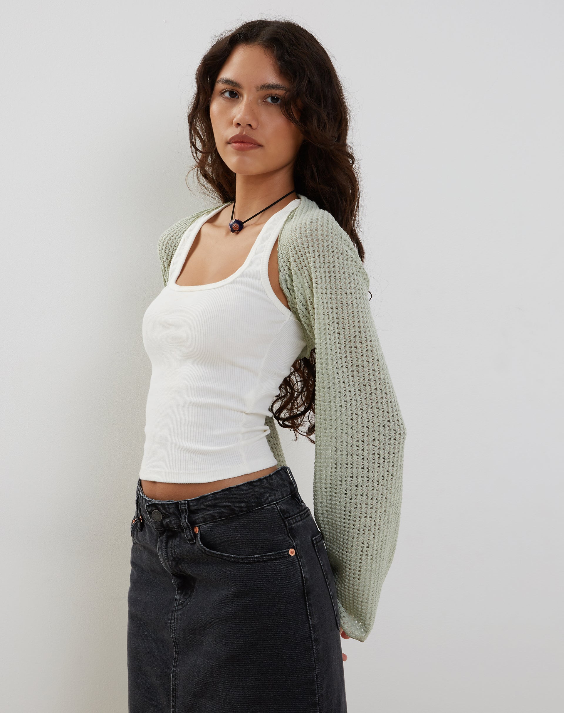 Immagine di Nobila Shrug Top in Sage Textured Crochet