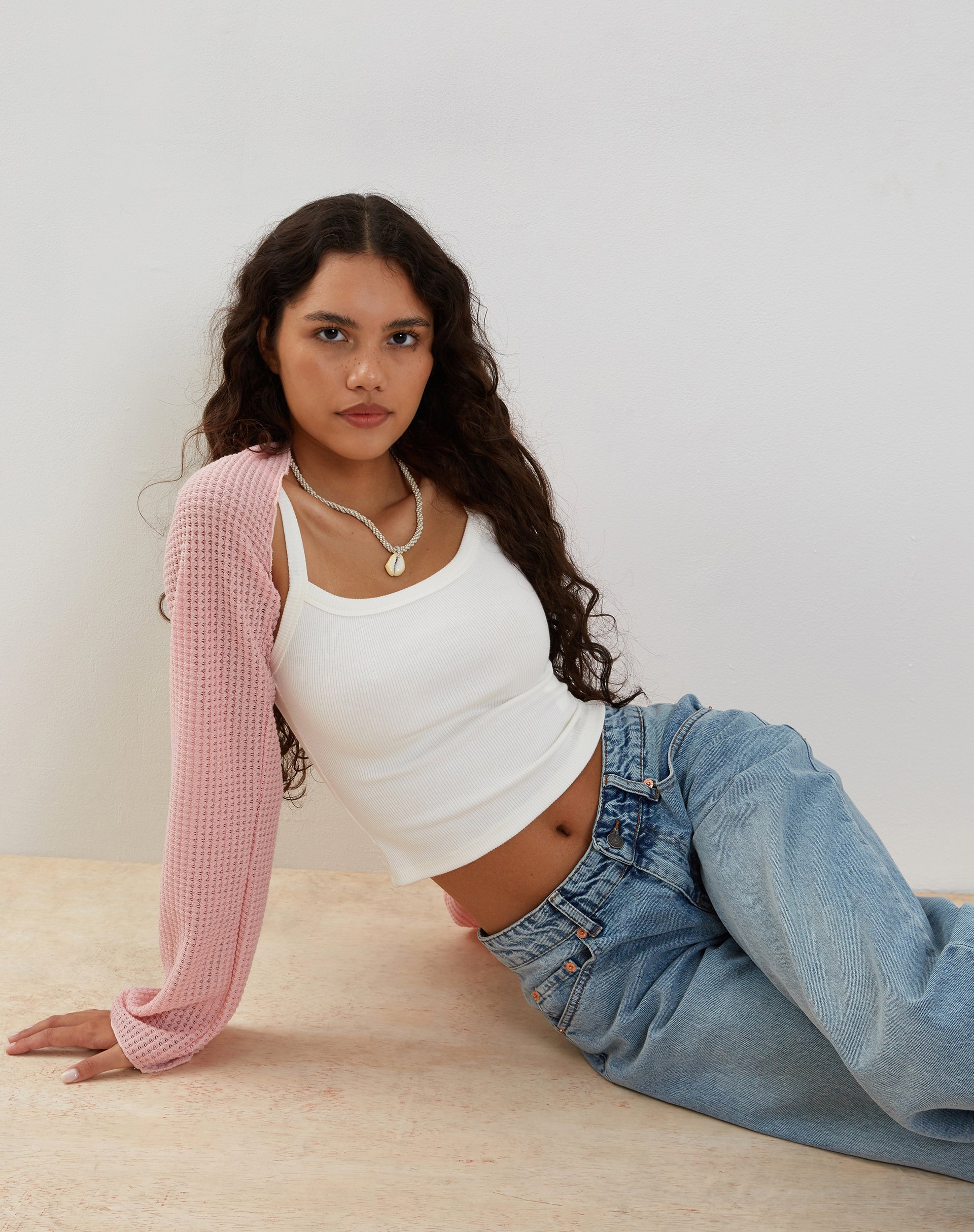 Immagine di Nobila Shrug Top in Salmon Textured Crochet