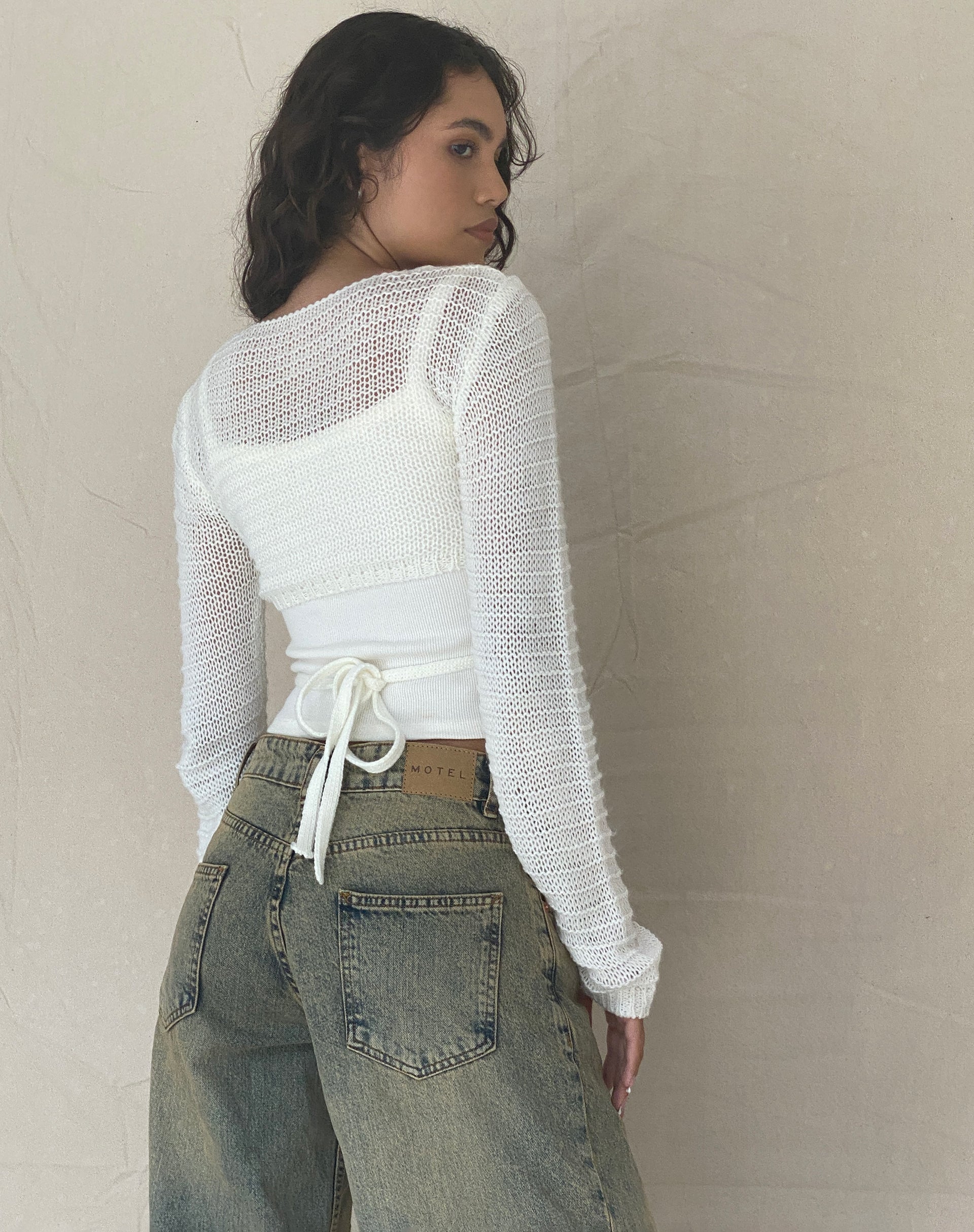 Immagine di Nocta Crop Top a manica lunga in maglia a trama avorio