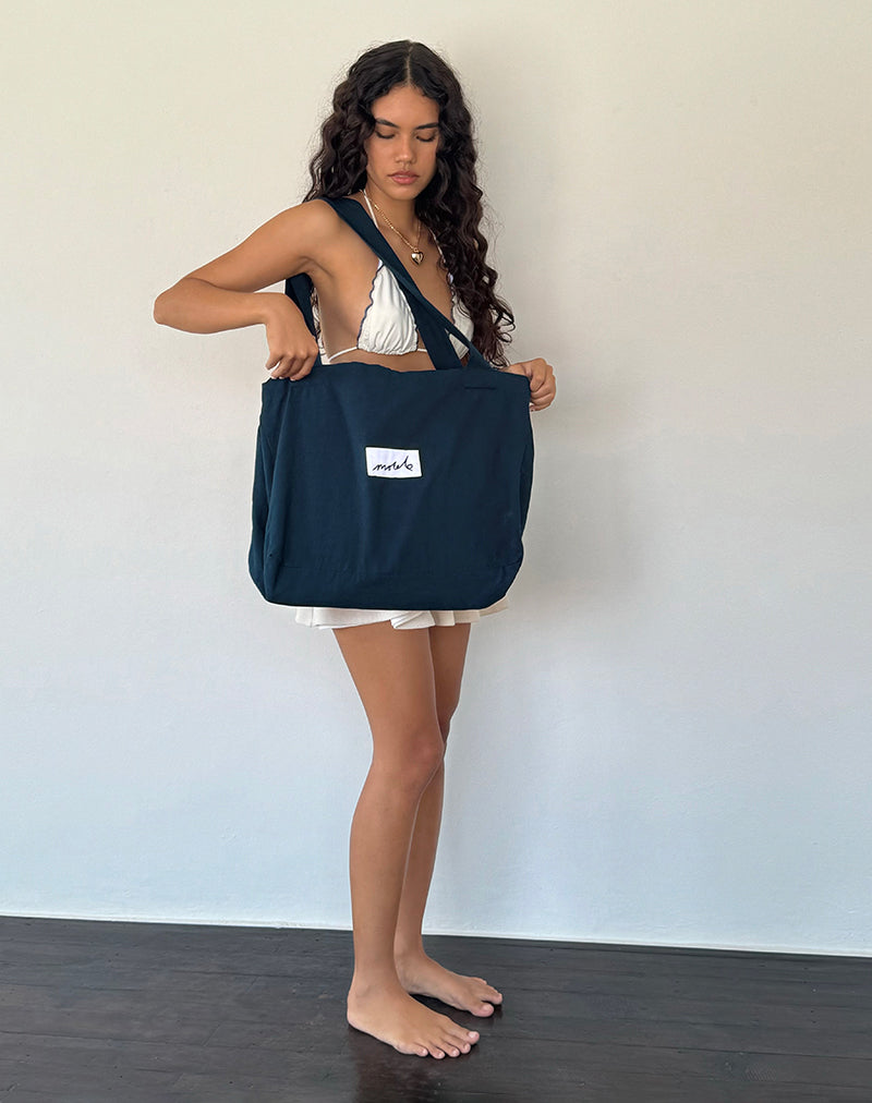 Immagine di Nola Totebag in navy con ricamo Motel Love