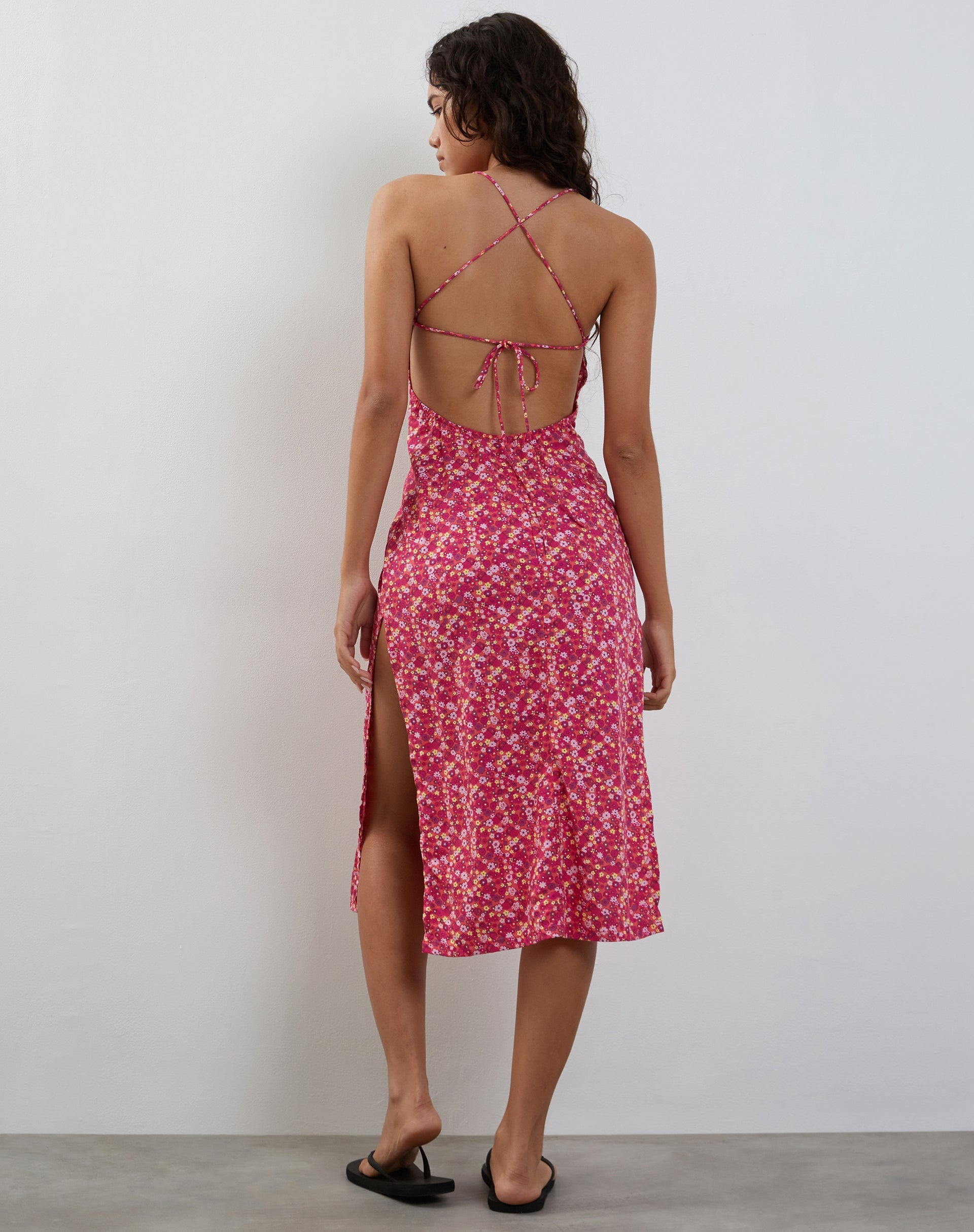 Immagine di Nosita Midi Dress in Ditsy Floral Pink