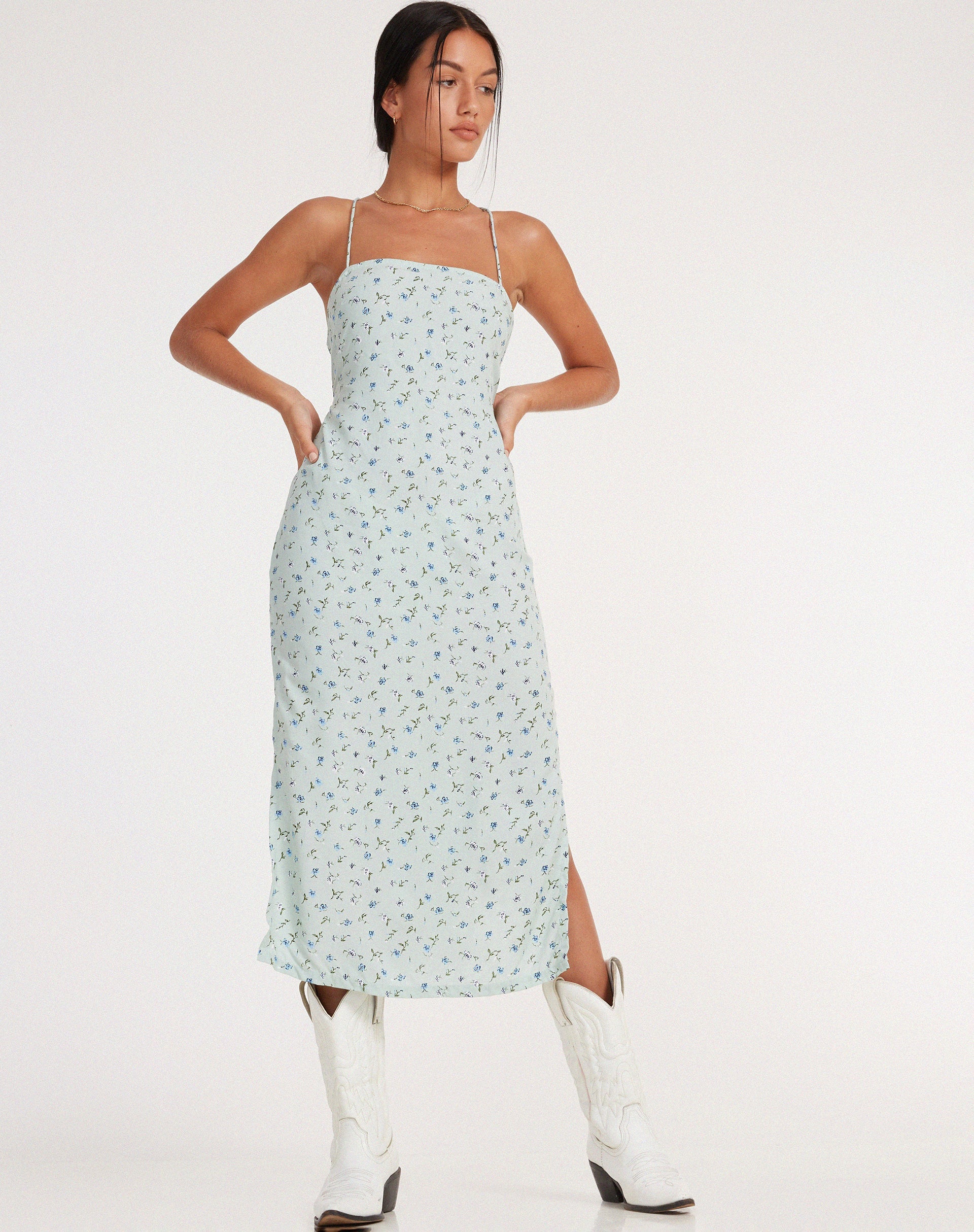 immagine di Nosita Midi Dress in grazioso verde petalo