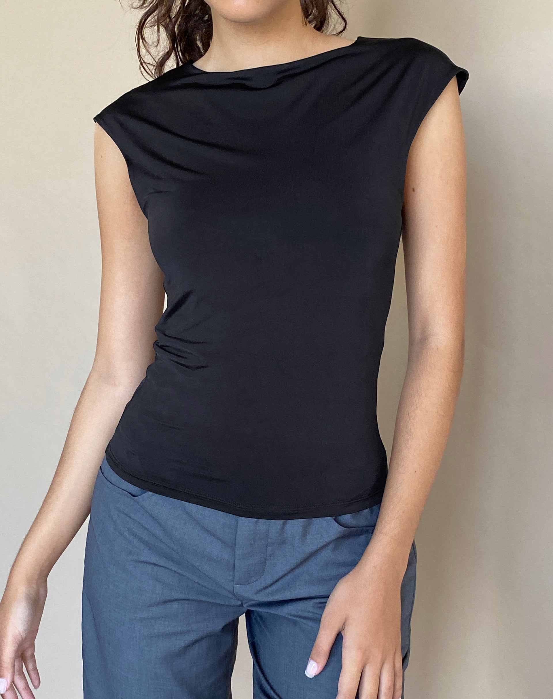 Immagine di Nova Top in nero slinky