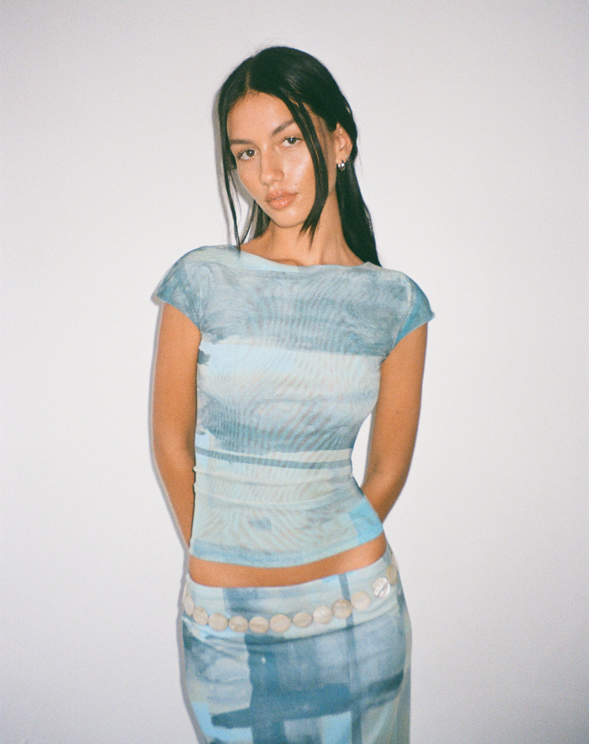 Immagine di MOTEL X JACQUIE Nova Top in maglia verde e blu pennello astratto