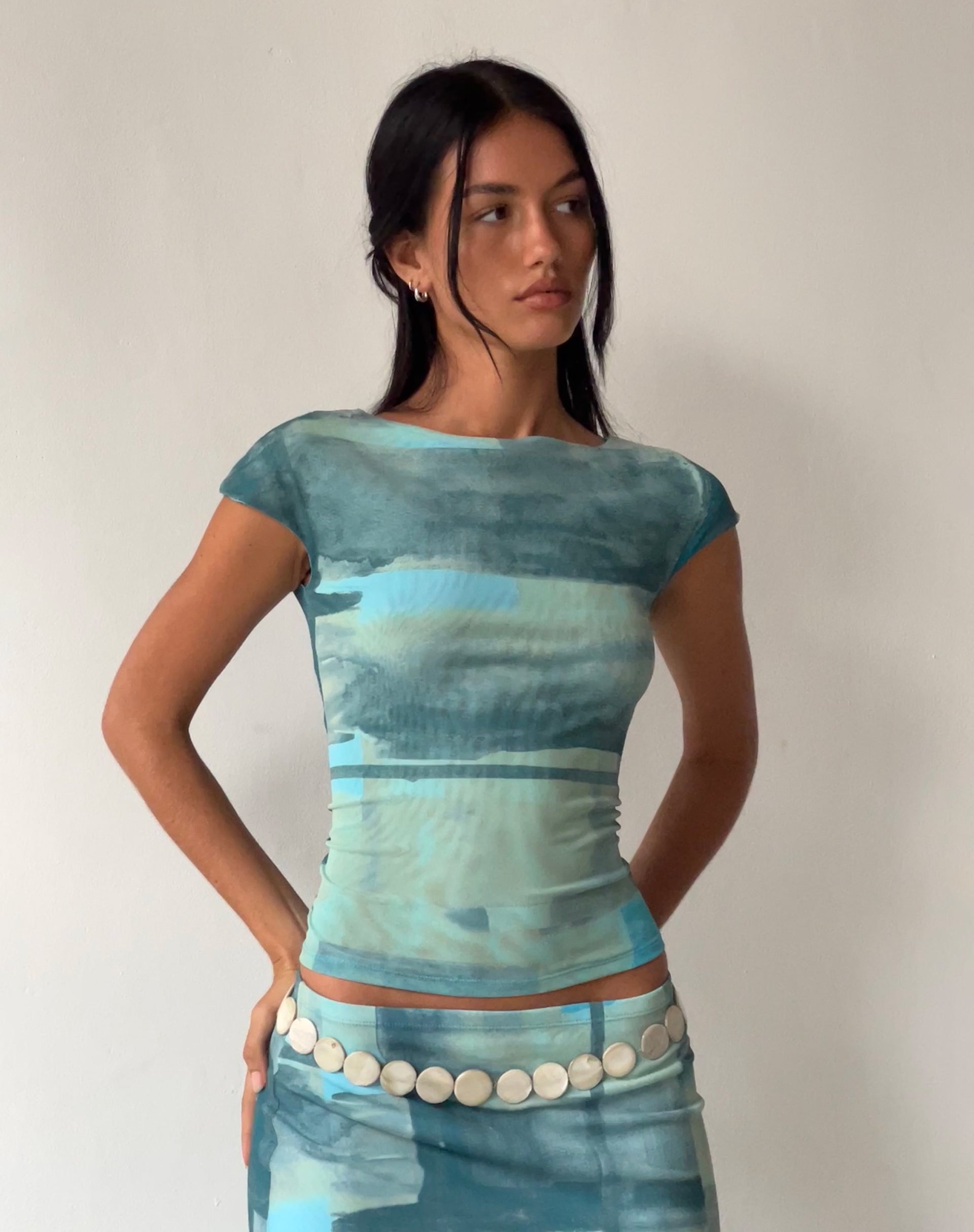 Immagine di MOTEL X JACQUIE Nova Top in maglia verde e blu pennello astratto