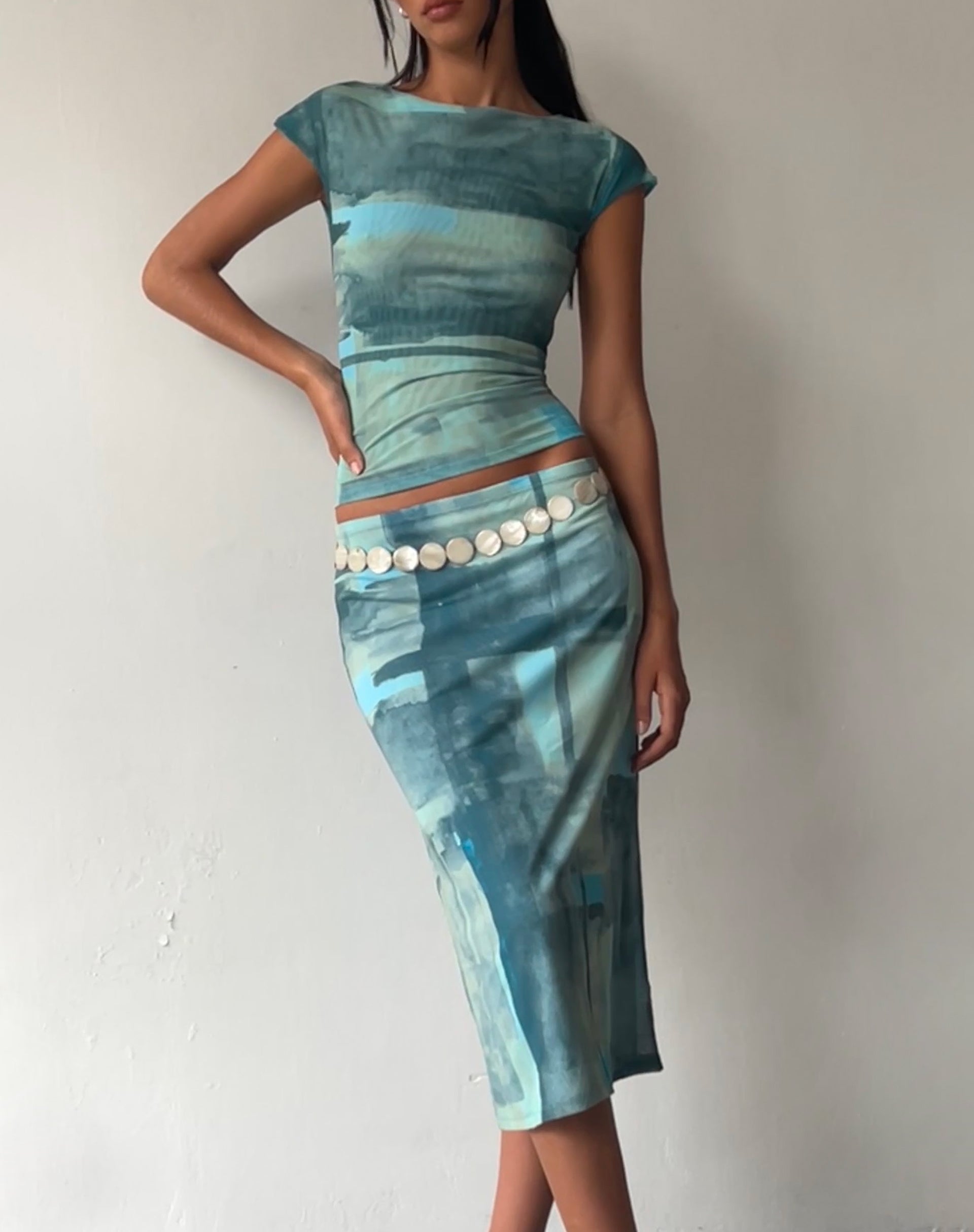 Immagine di MOTEL X JACQUIE Nova Top in maglia verde e blu pennello astratto