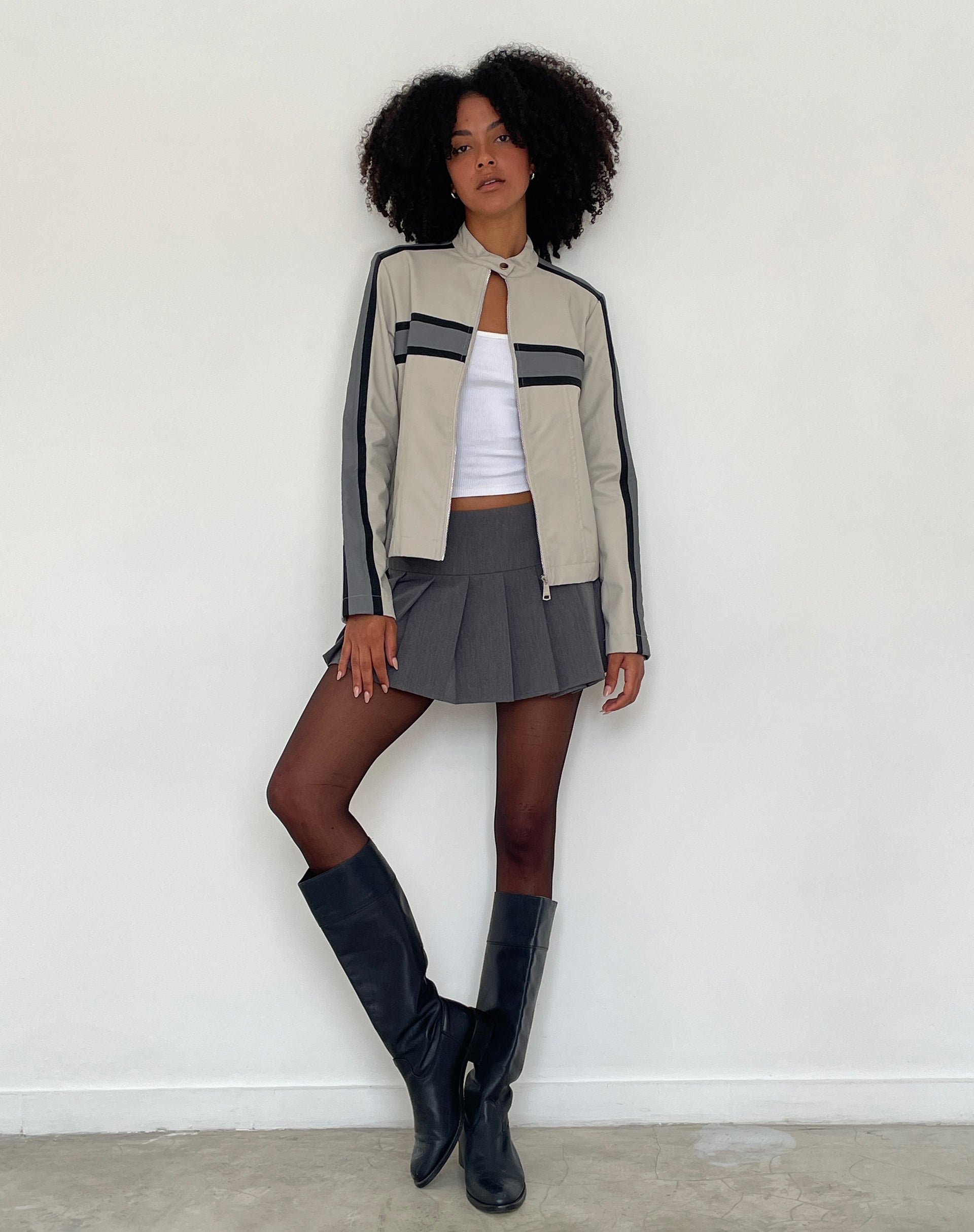 Immagine di MOTEL X JACQUIE Oliver Zip Up Jacket in PU grigio con riga grigio scuro