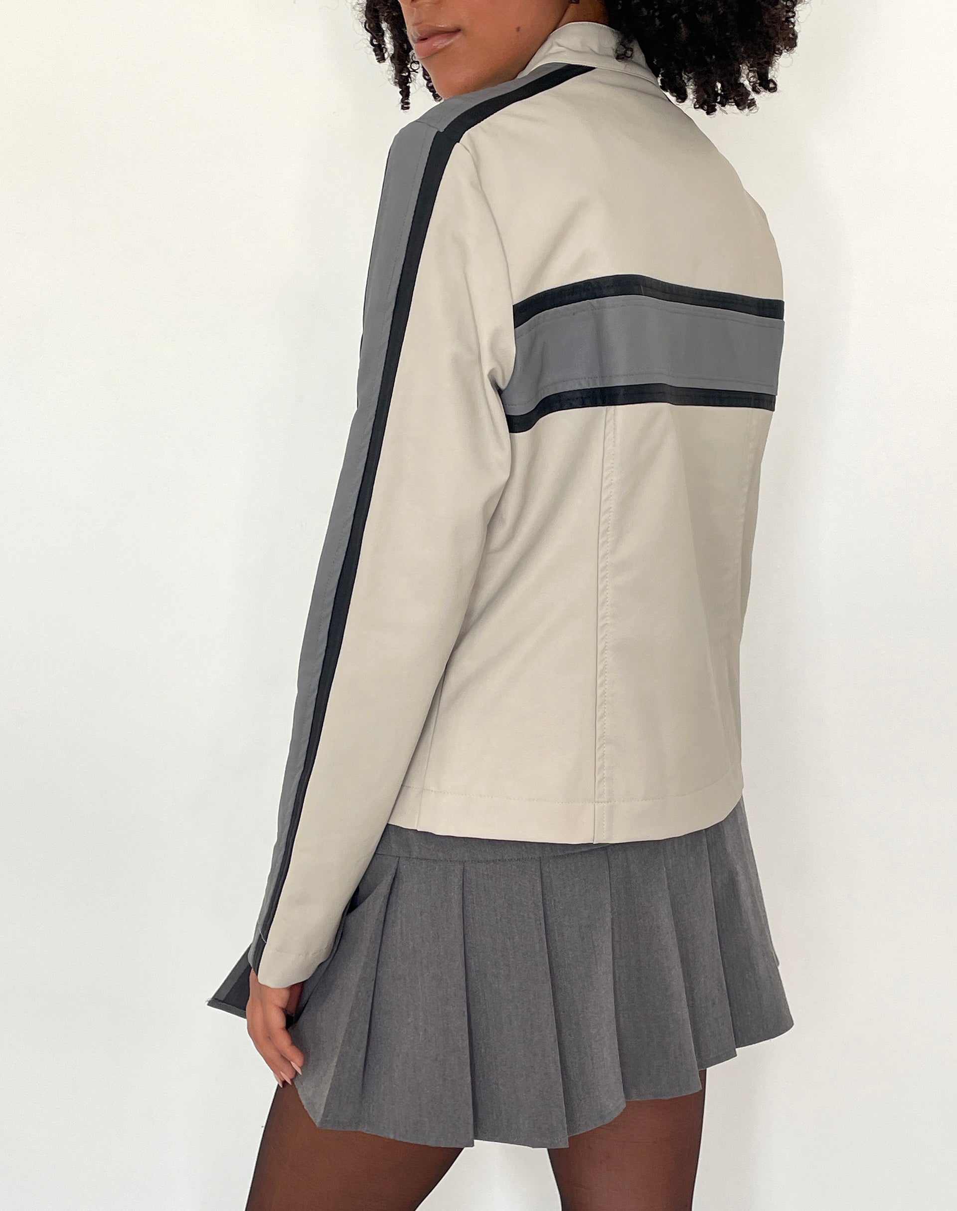 Immagine di MOTEL X JACQUIE Oliver Zip Up Jacket in PU grigio con riga grigio scuro