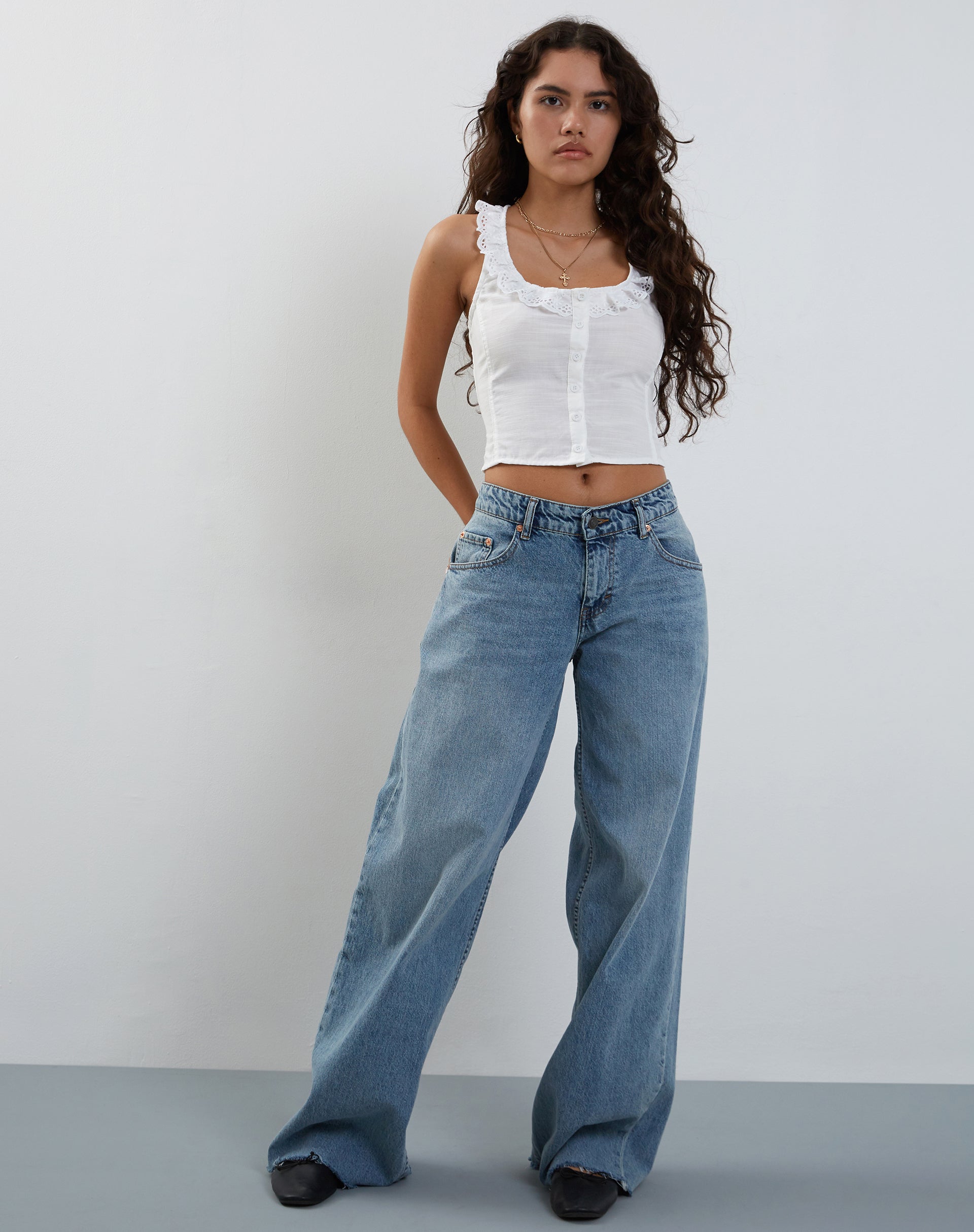 Immagine di Junko Frill Detail Button Through Top in Bianco