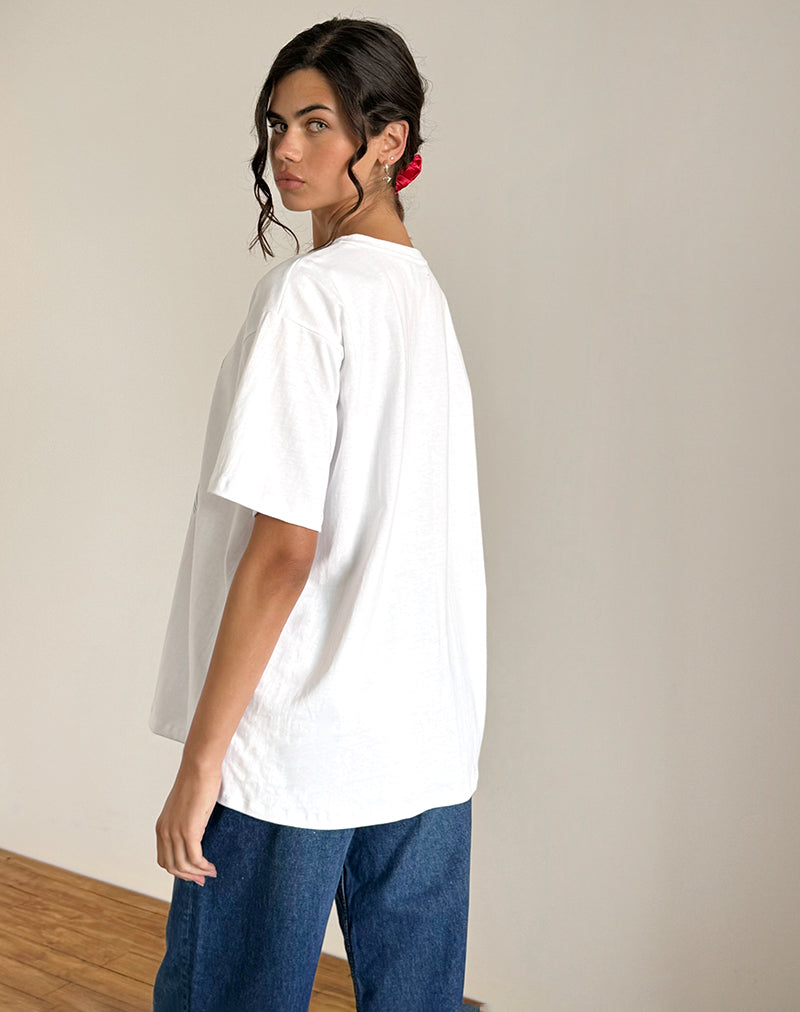 immagine della t-shirt oversize Basic Tee in Riomaggiore Italy White