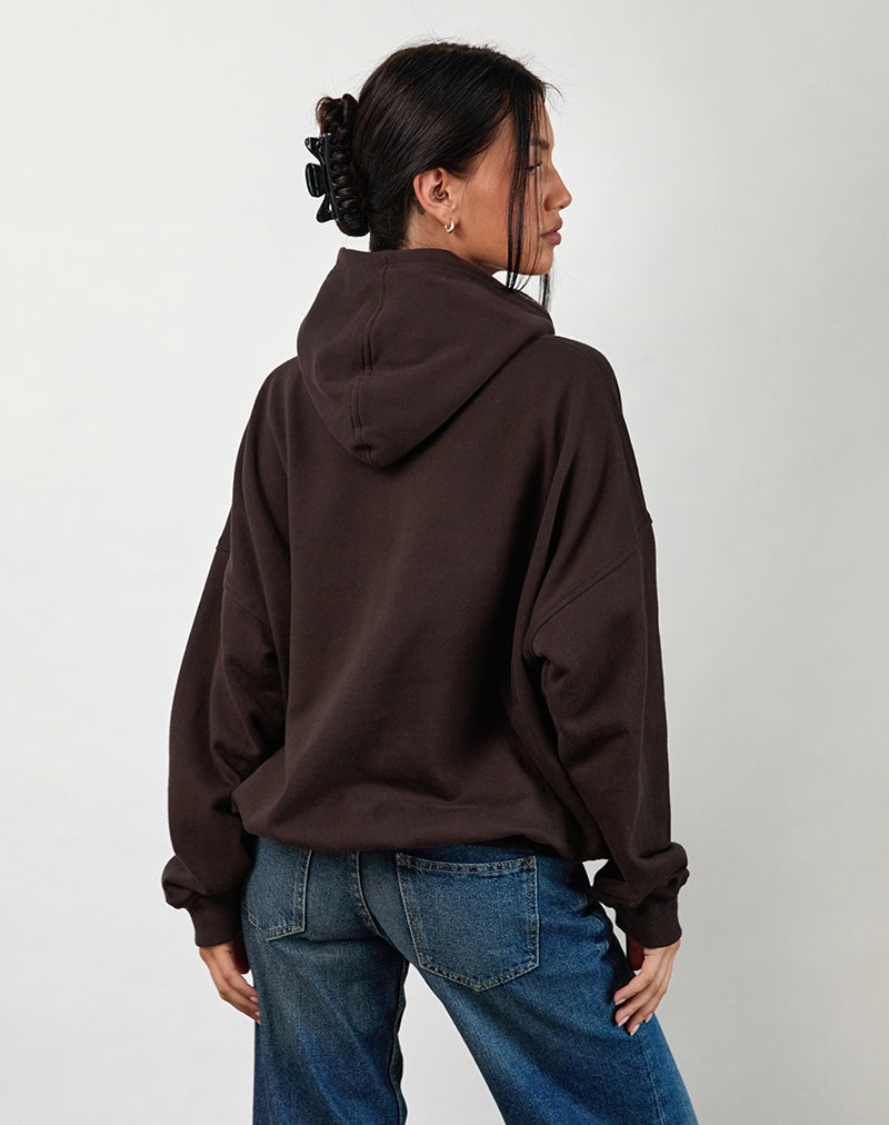 Immagine della felpa con cappuccio oversize in cioccolato amaro con stampa Overthinker