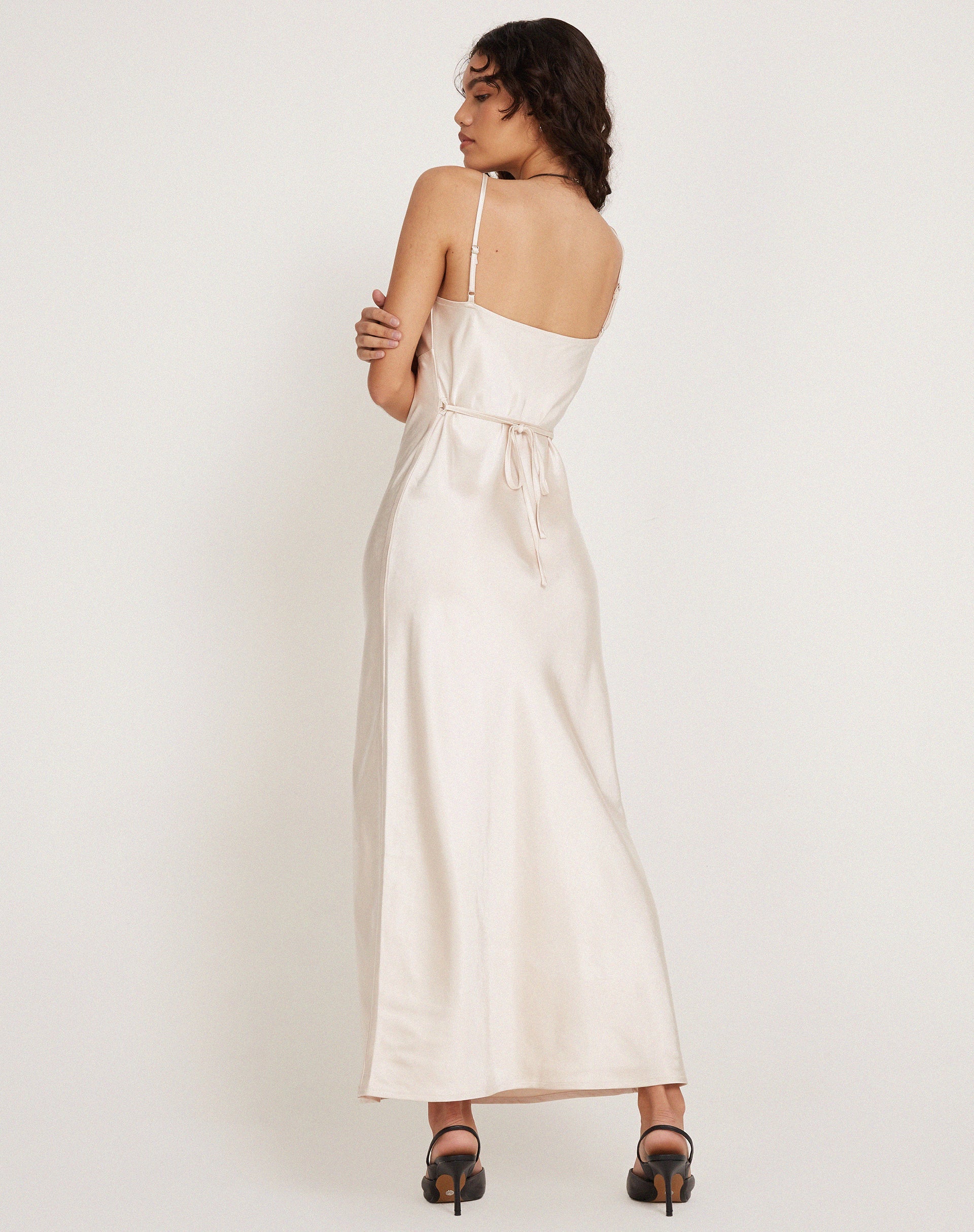 immagine di Padil Midi Dress in raso perlato avorio