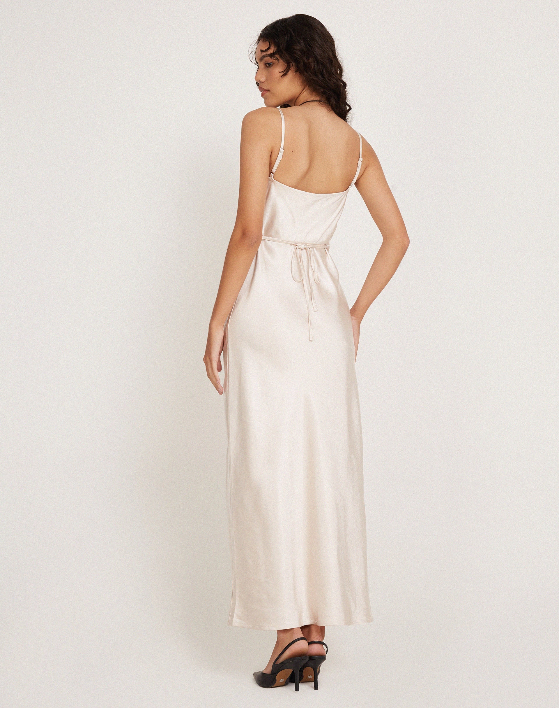 immagine di Padil Midi Dress in raso perlato avorio