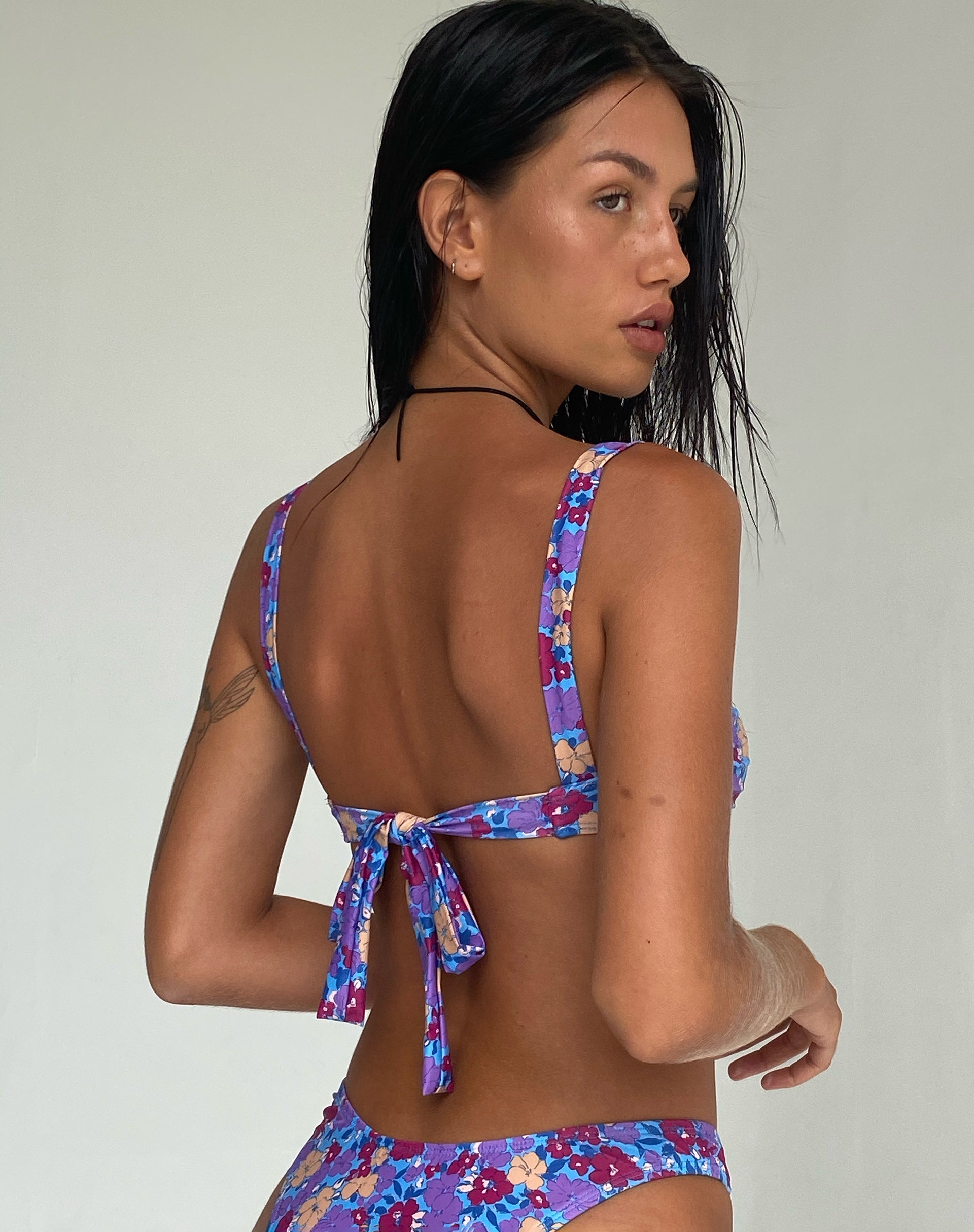 Immagine di Pafri Bikini Top in Washed Out Floral Purple