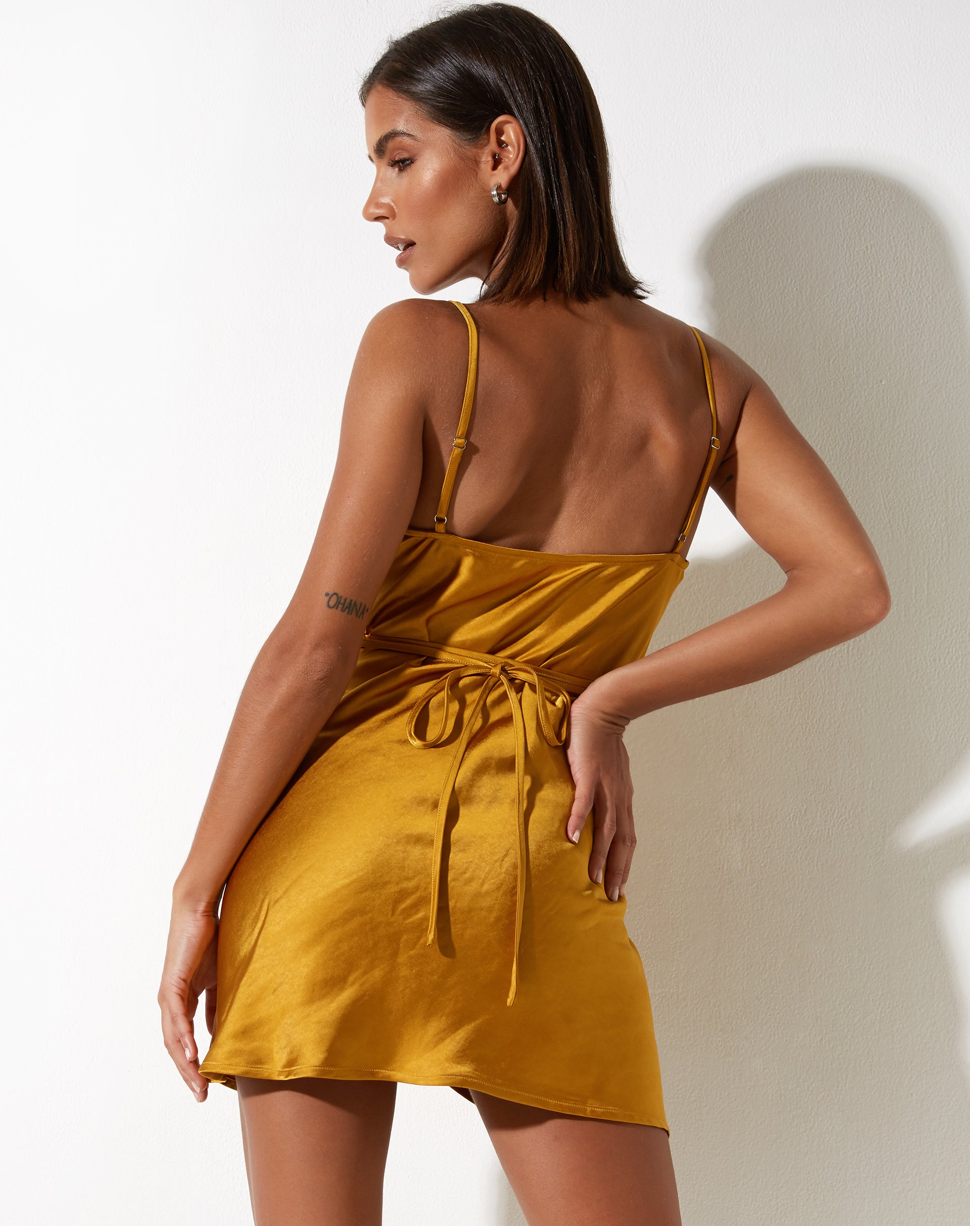 immagine di Paiva Slip Dress in satin senape