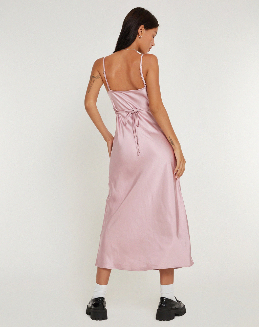 Abito Palasha Midi in raso rosa scuro