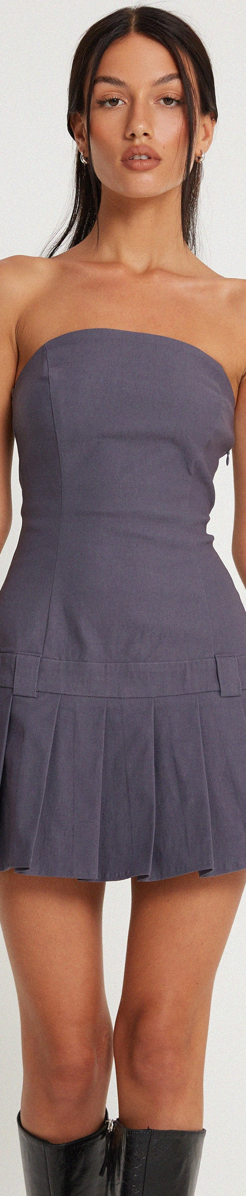 immagine di Payoda Mini Dress a fascia in grigio scuro