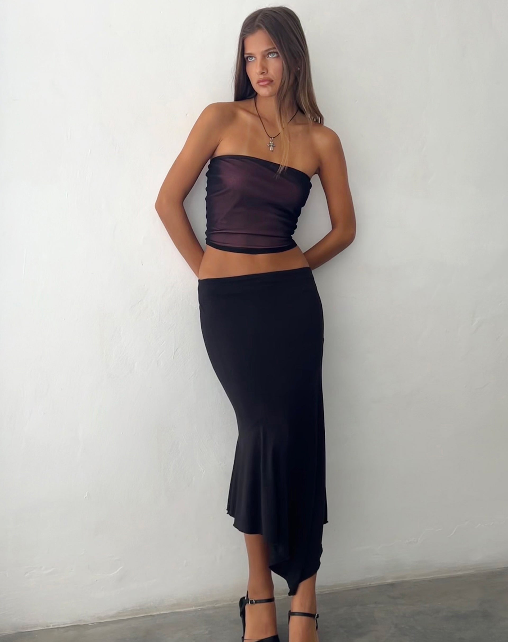 Immagine di Peggy Top a fascia nero con fodera rosa
