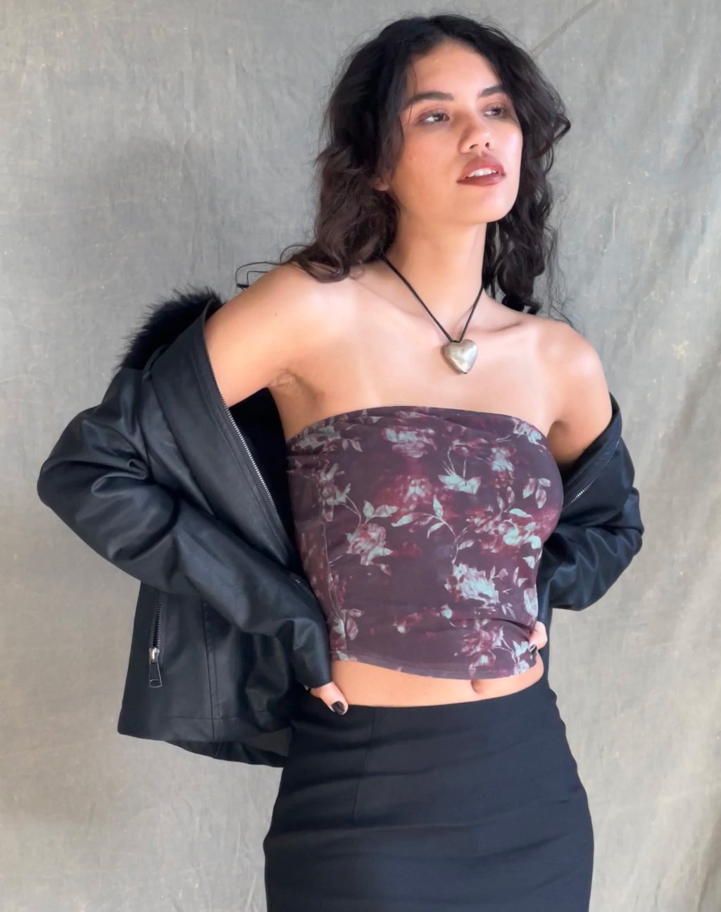 Top a fascia Peggy in marrone floreale botanico