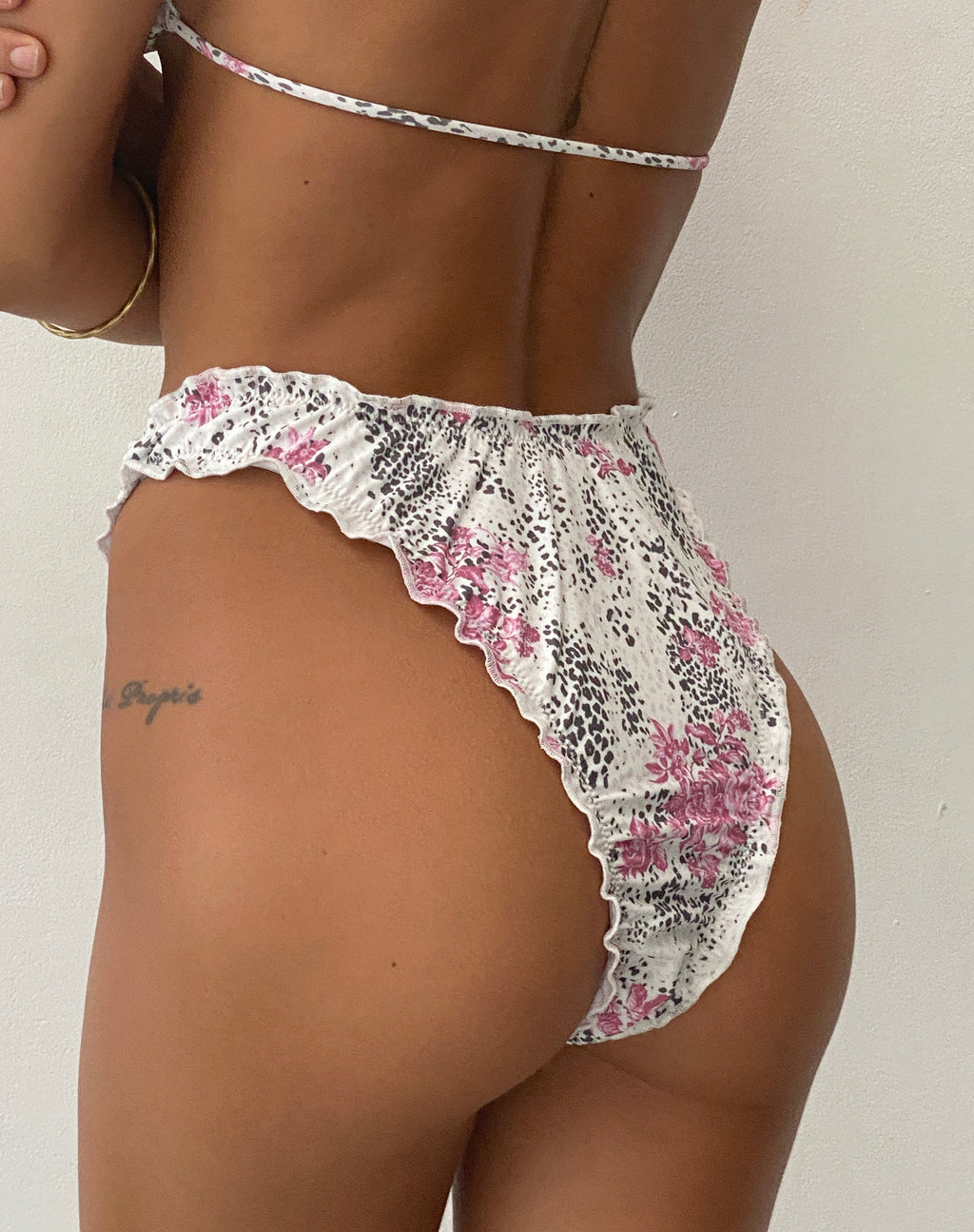 Bikini Veroly con stampa a fiori della giungla bianca